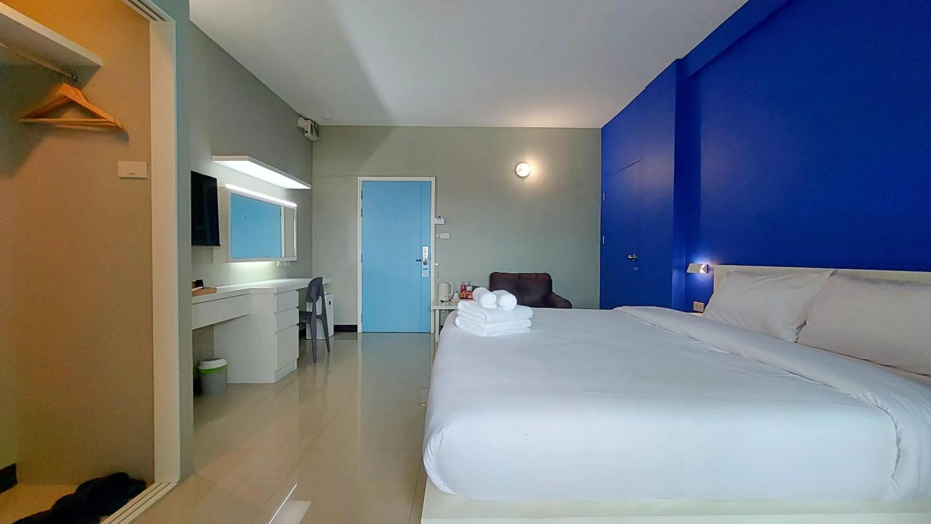 Bed in Fullroom 77 Srinakarin