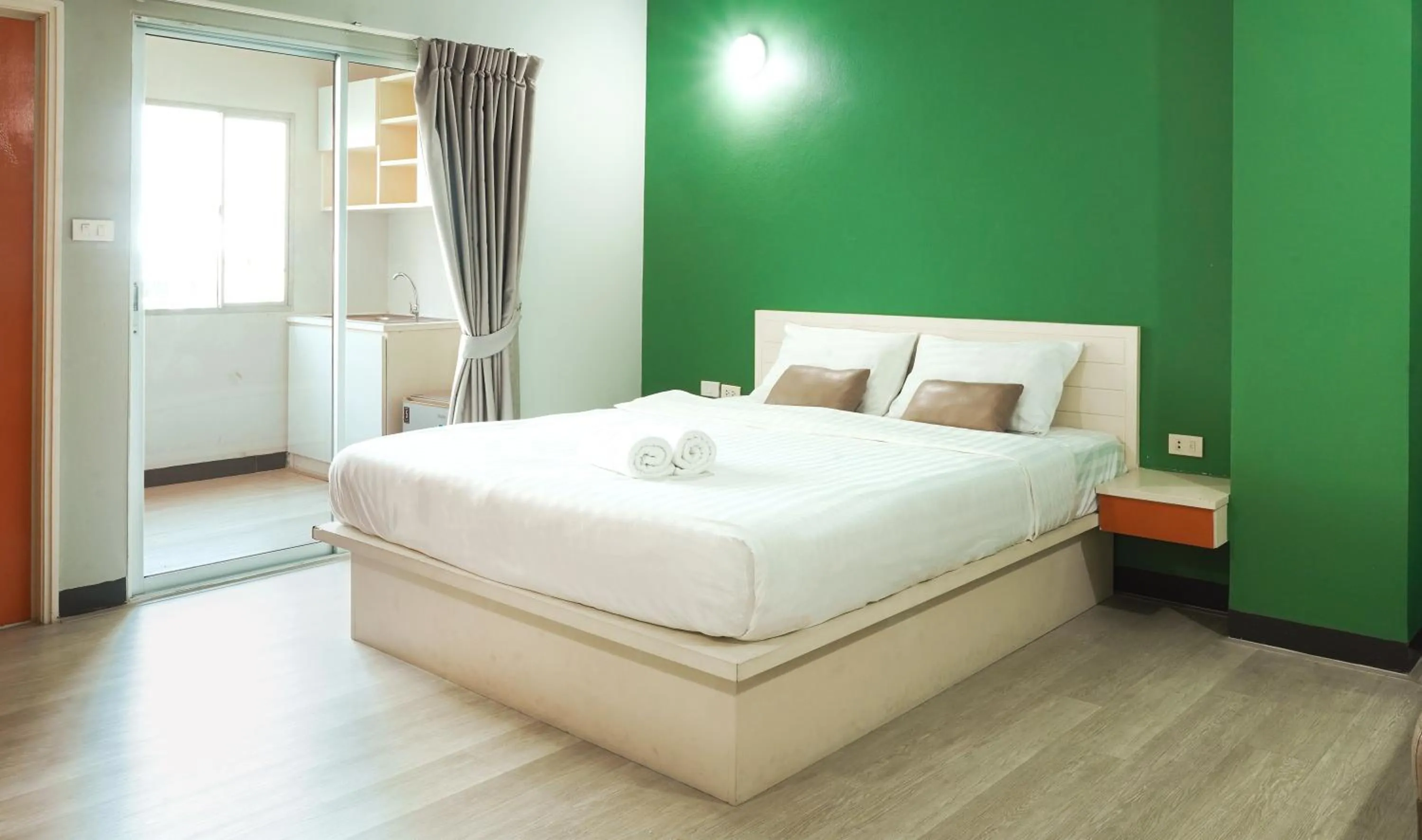 Bed in Fullroom 77 Srinakarin