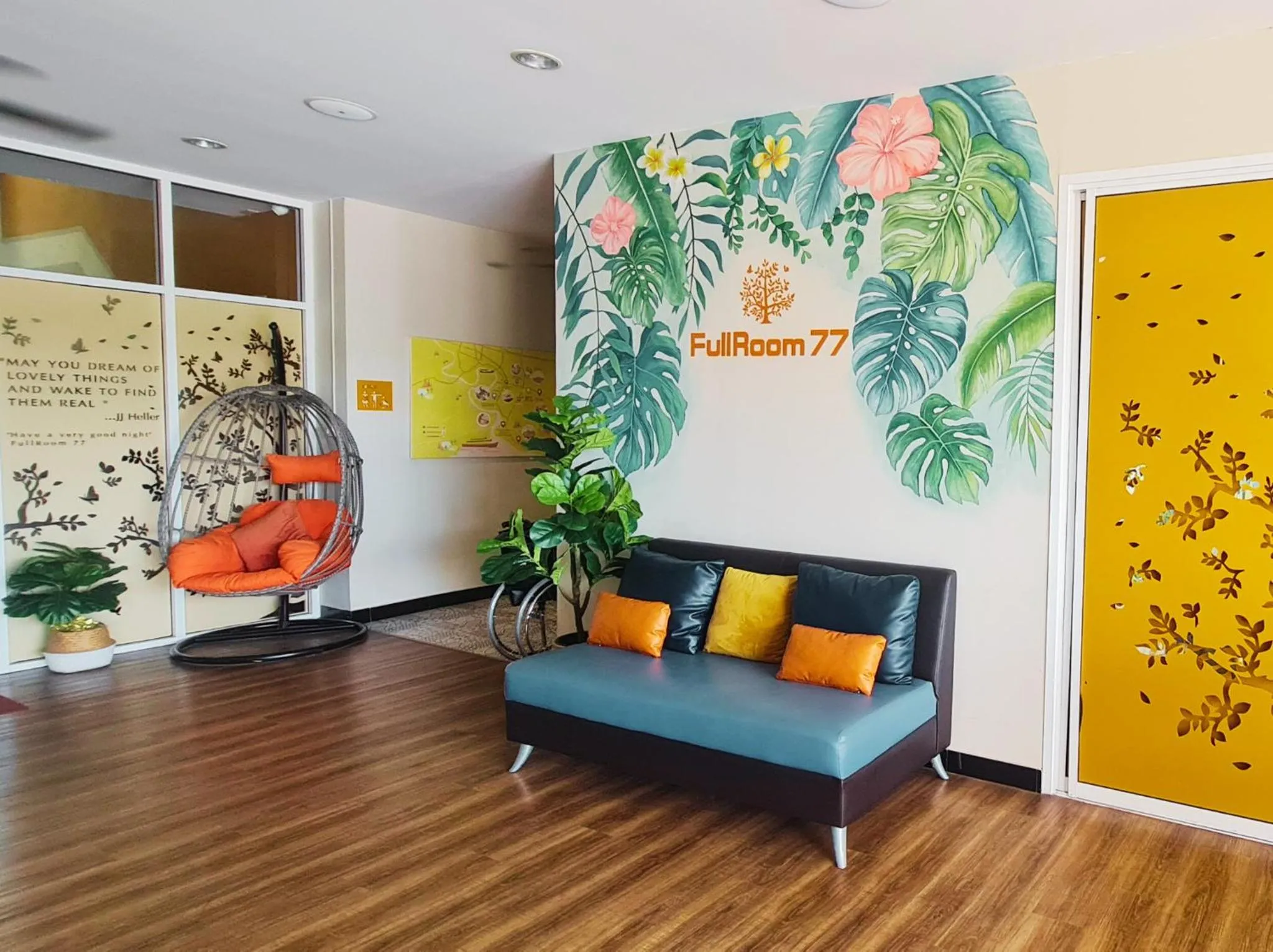 Seating area in Fullroom 77 Srinakarin