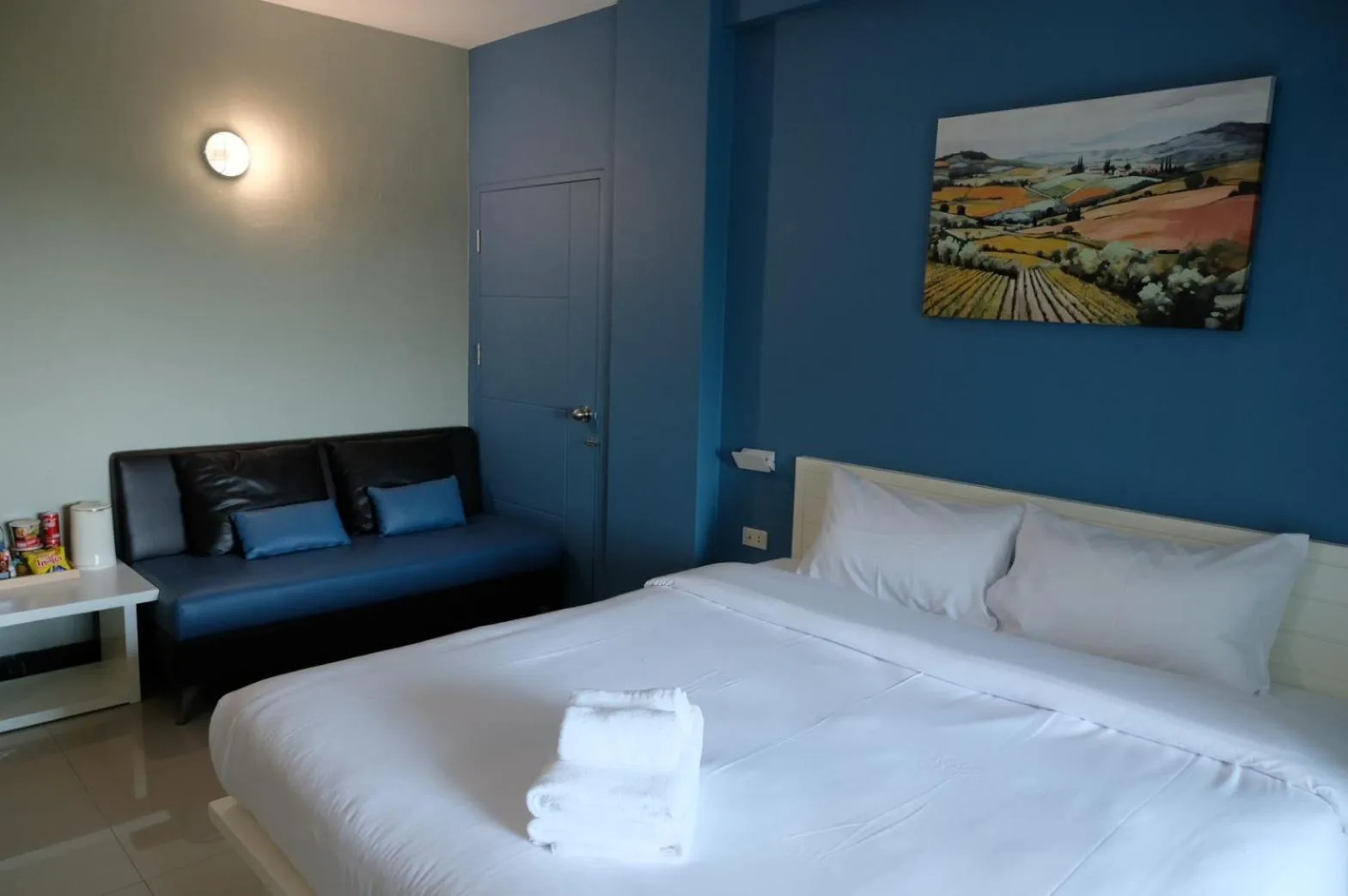 Bed in Fullroom 77 Srinakarin