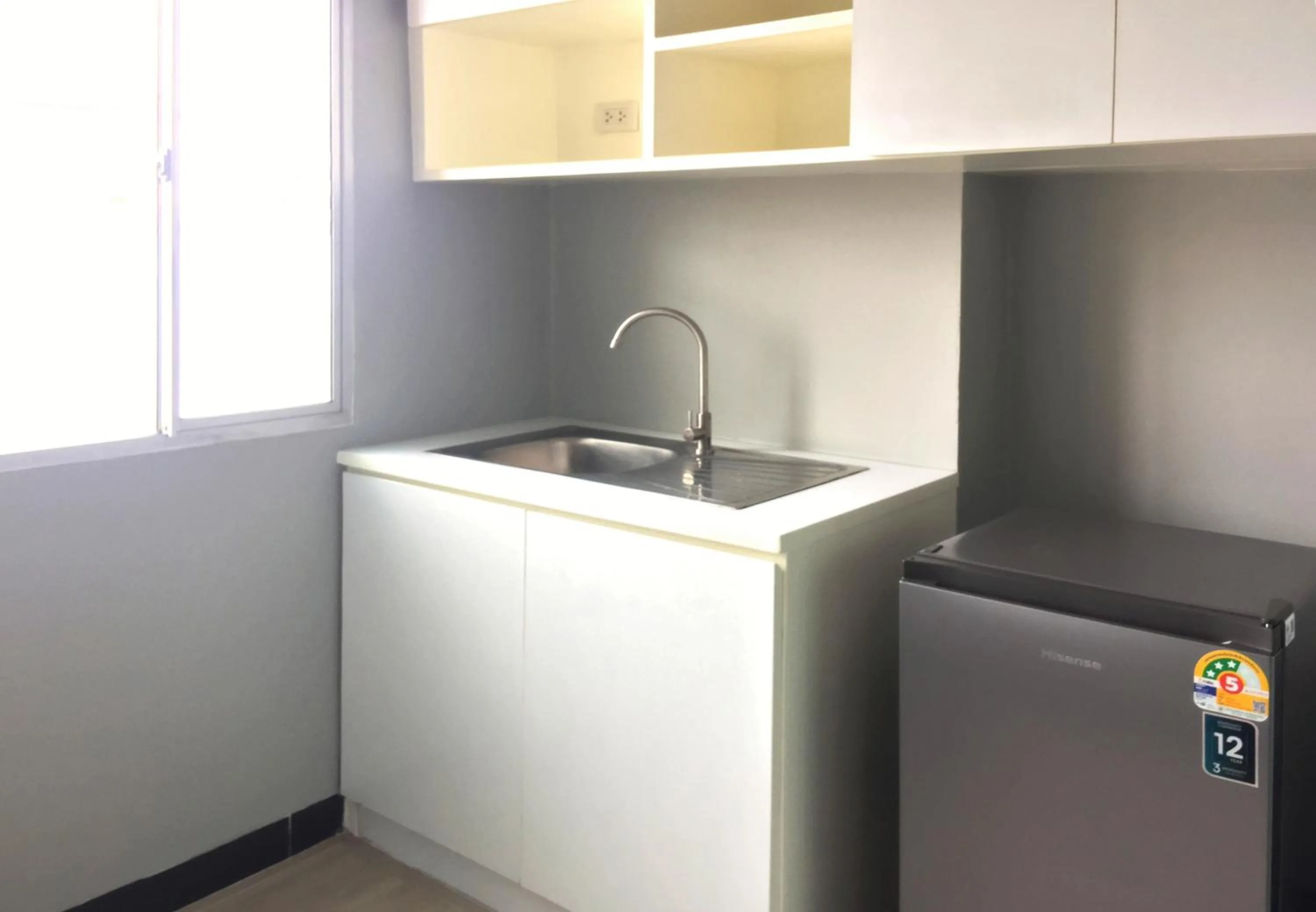 Kitchen or kitchenette in Fullroom 77 Srinakarin