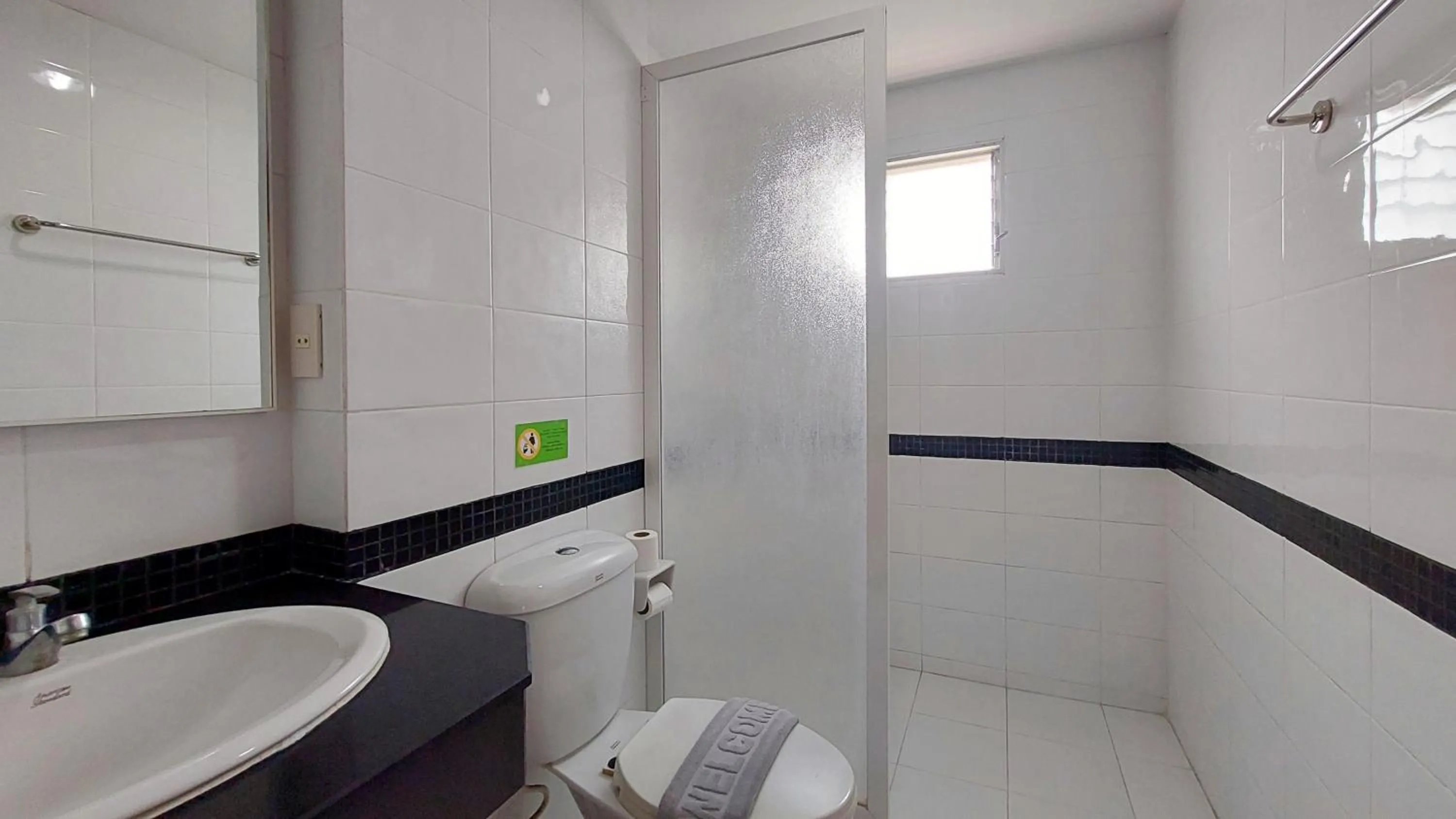 Shower in Fullroom 77 Srinakarin