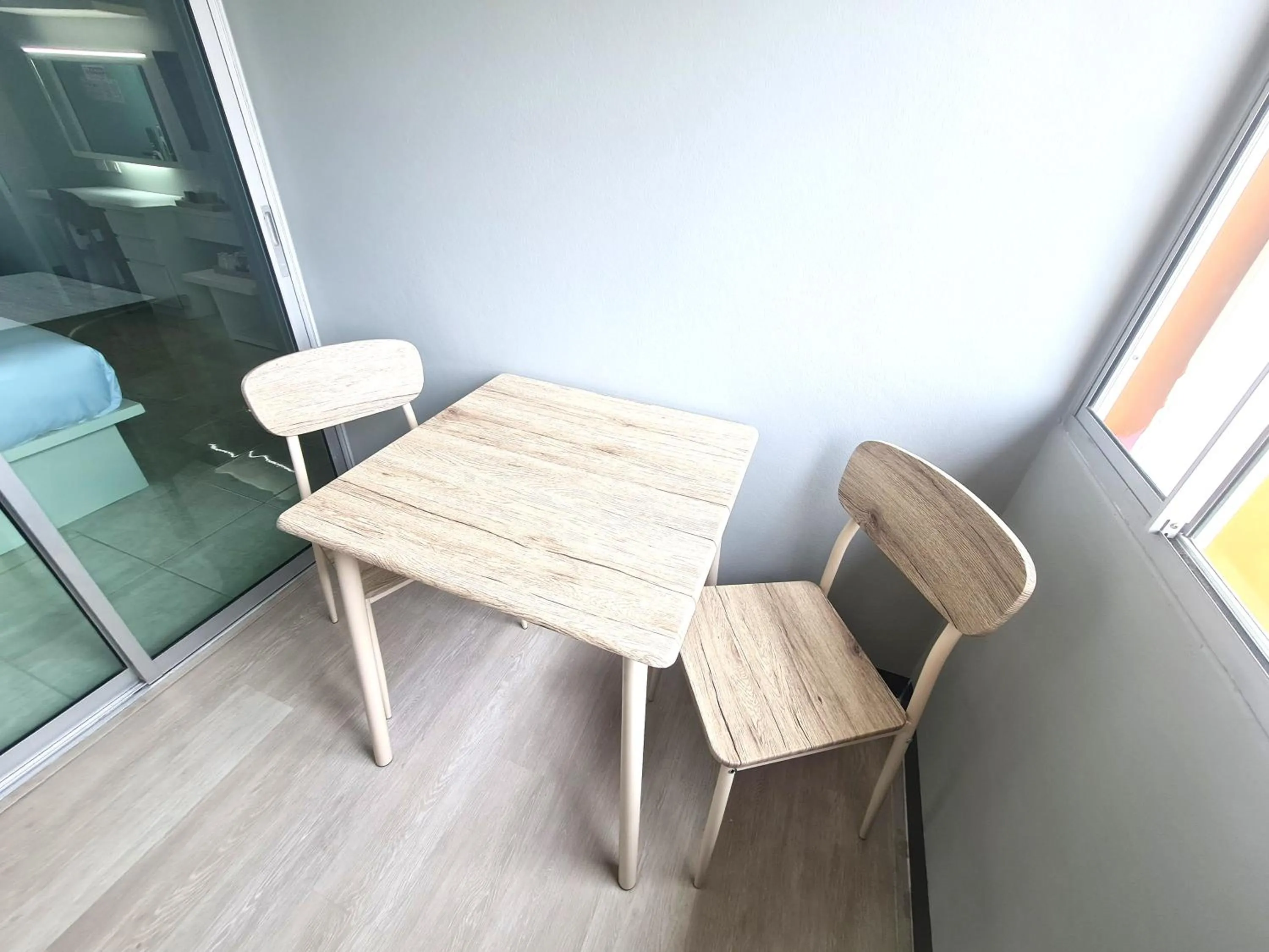 Dining area in Fullroom 77 Srinakarin