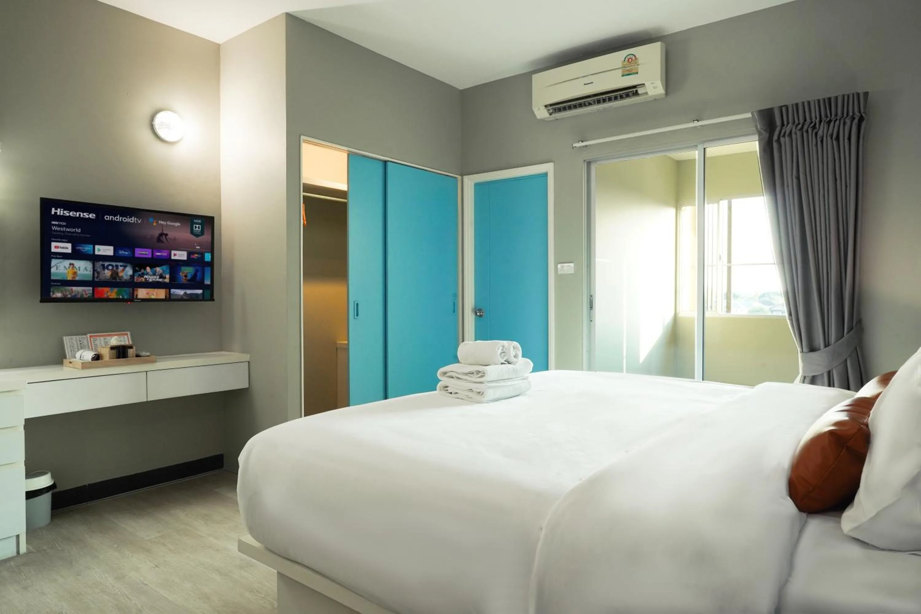 Bed in Fullroom 77 Srinakarin