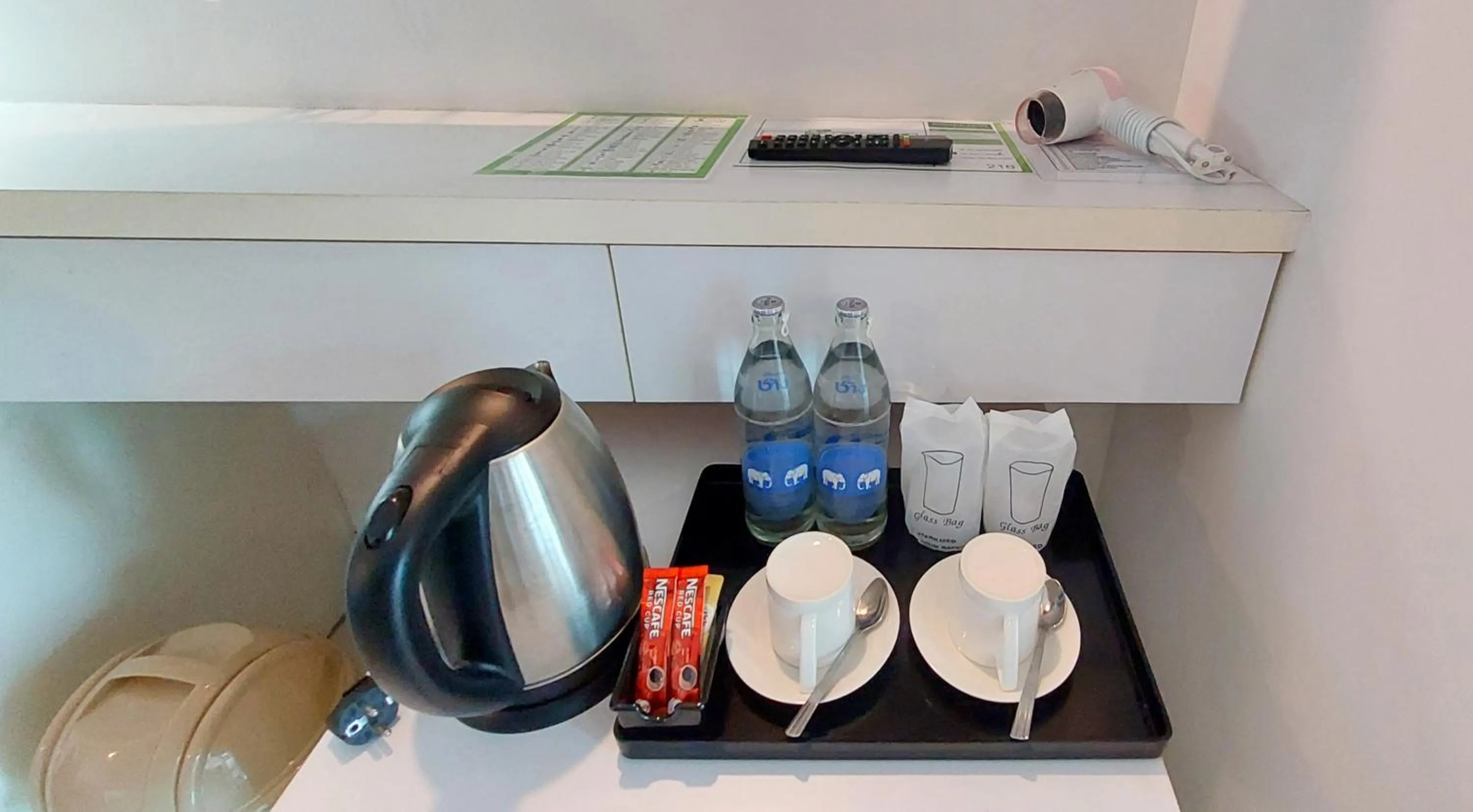 Coffee/tea facilities in Fullroom 77 Srinakarin