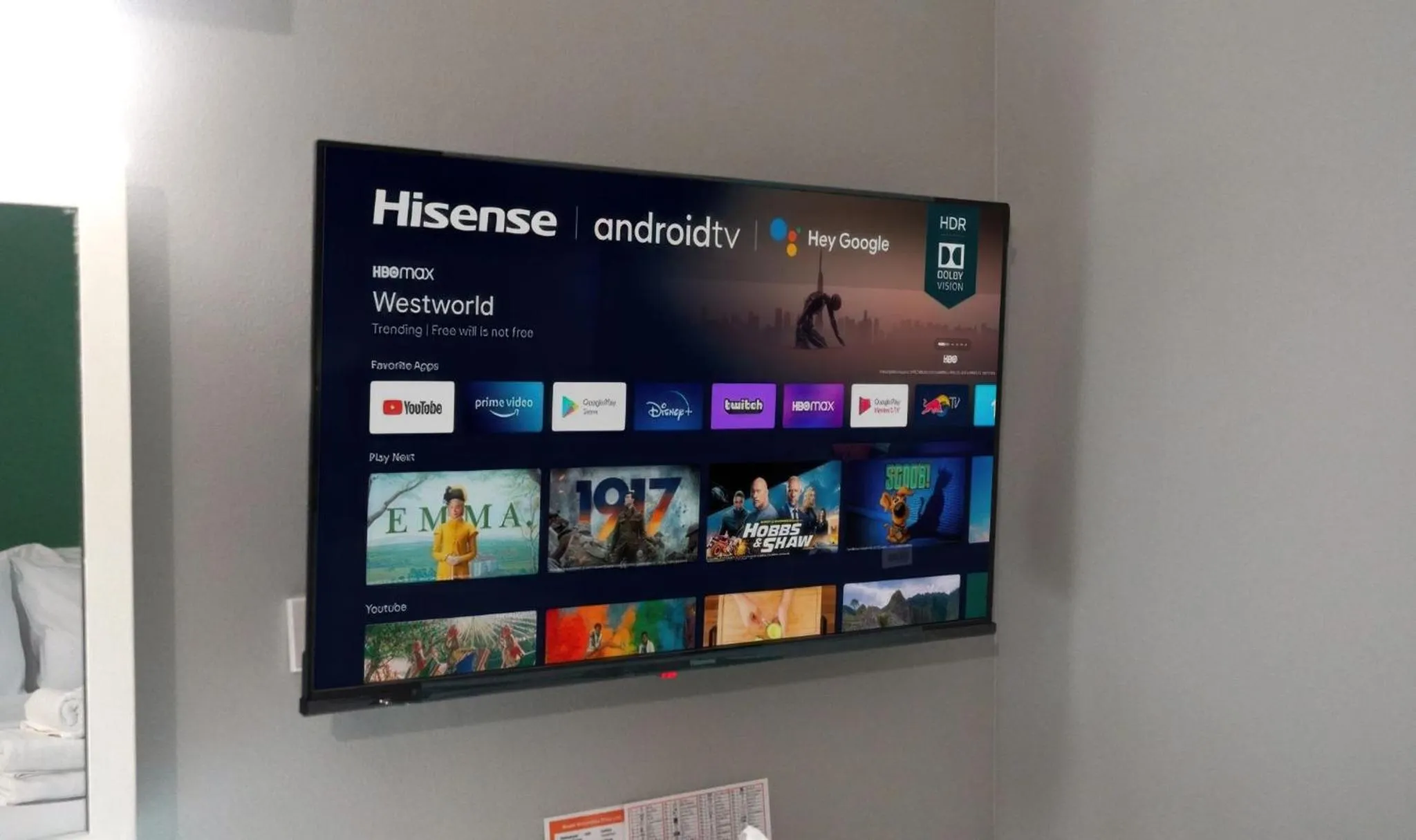 TV and multimedia in Fullroom 77 Srinakarin