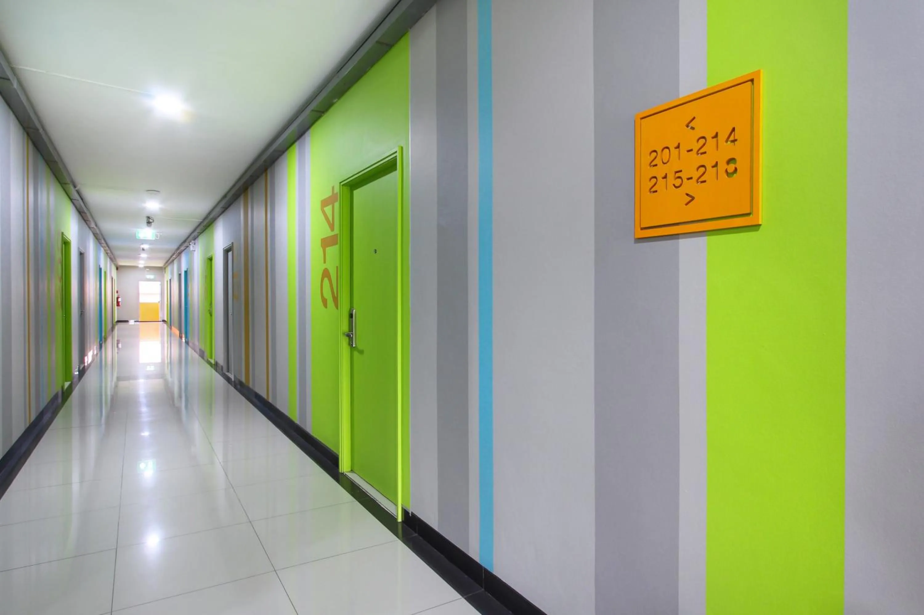 Property building in Fullroom 77 Srinakarin