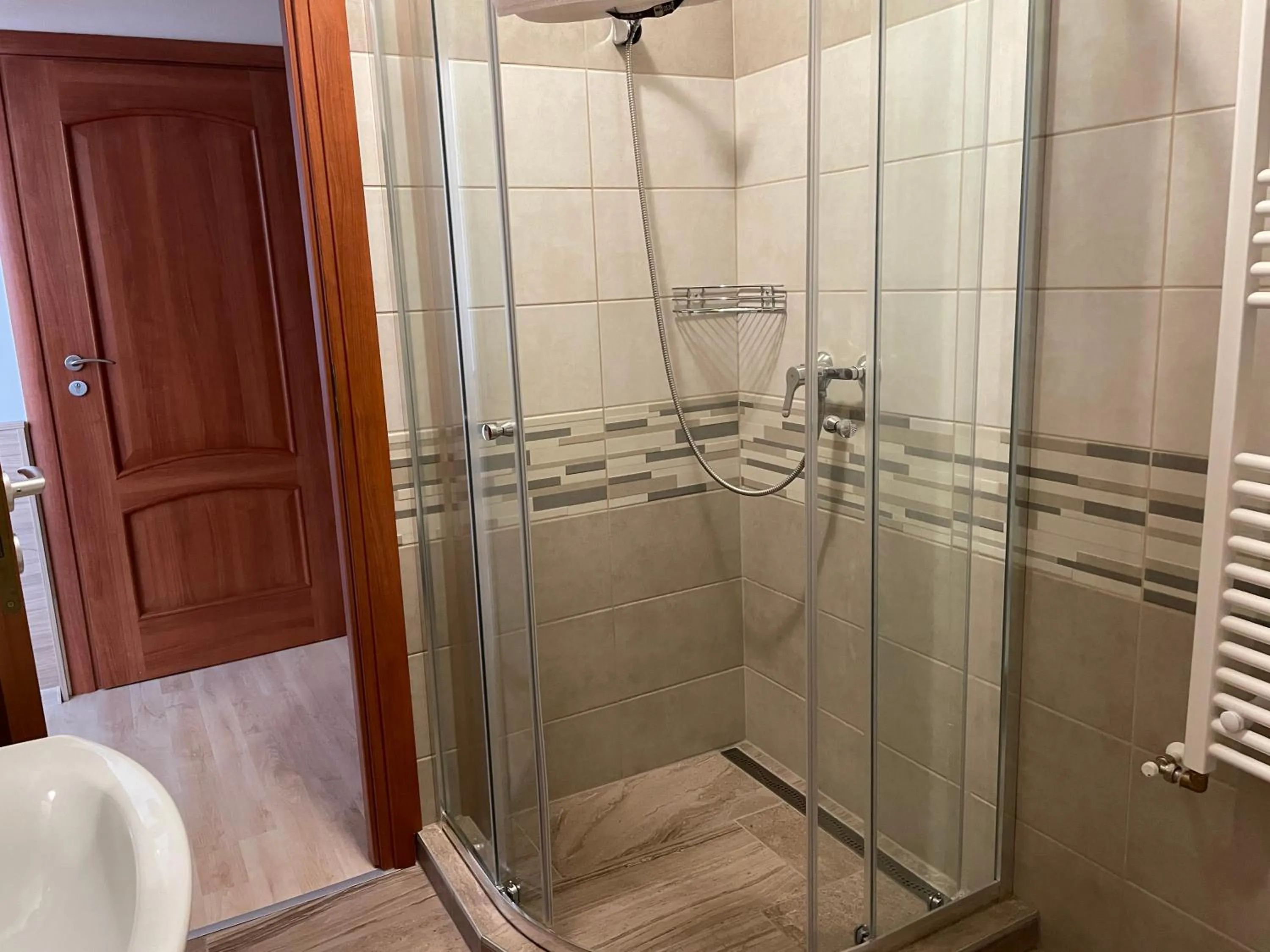 Bathroom in Mayer Pince Panzió