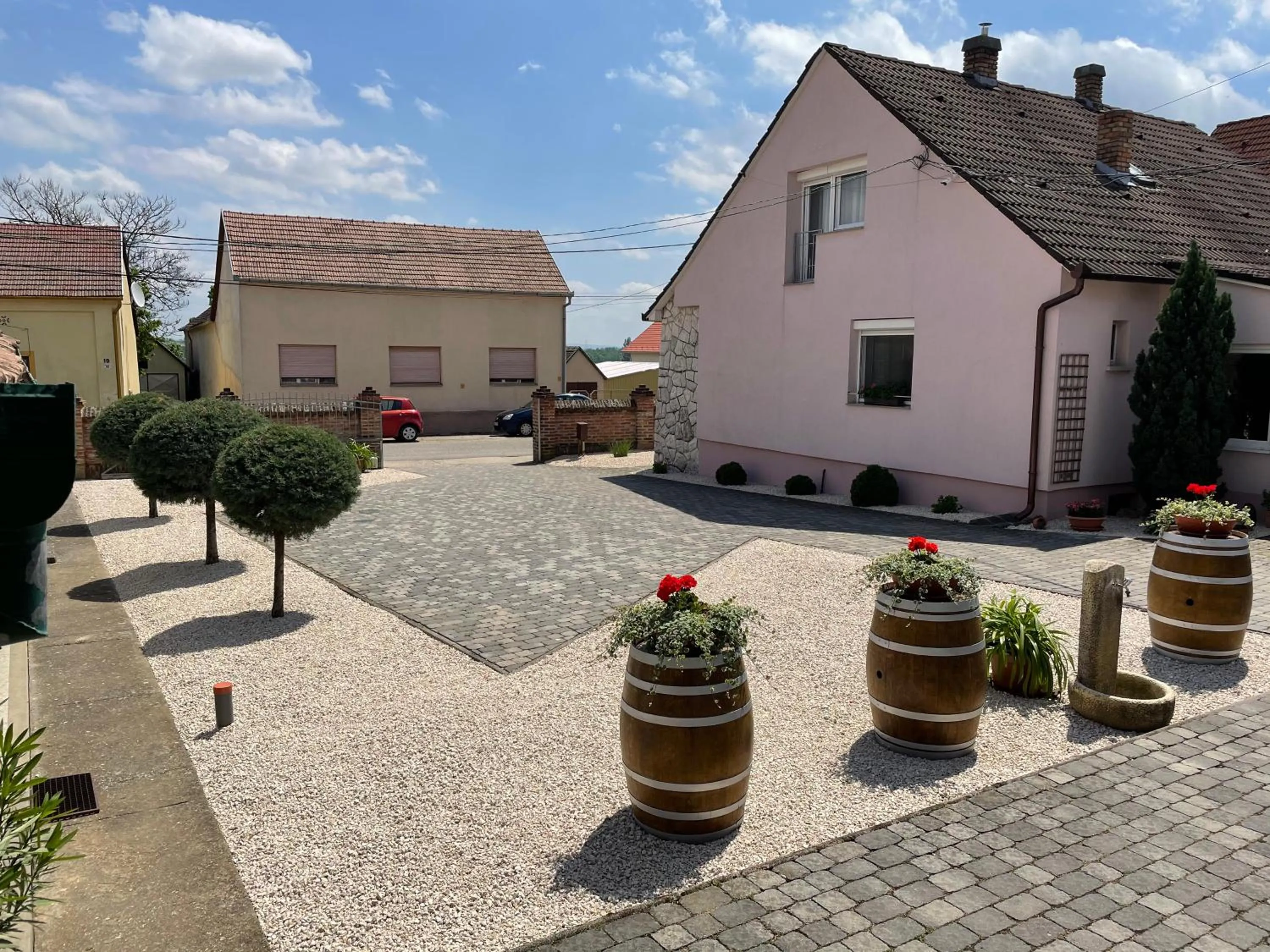 Property building in Mayer Pince Panzió