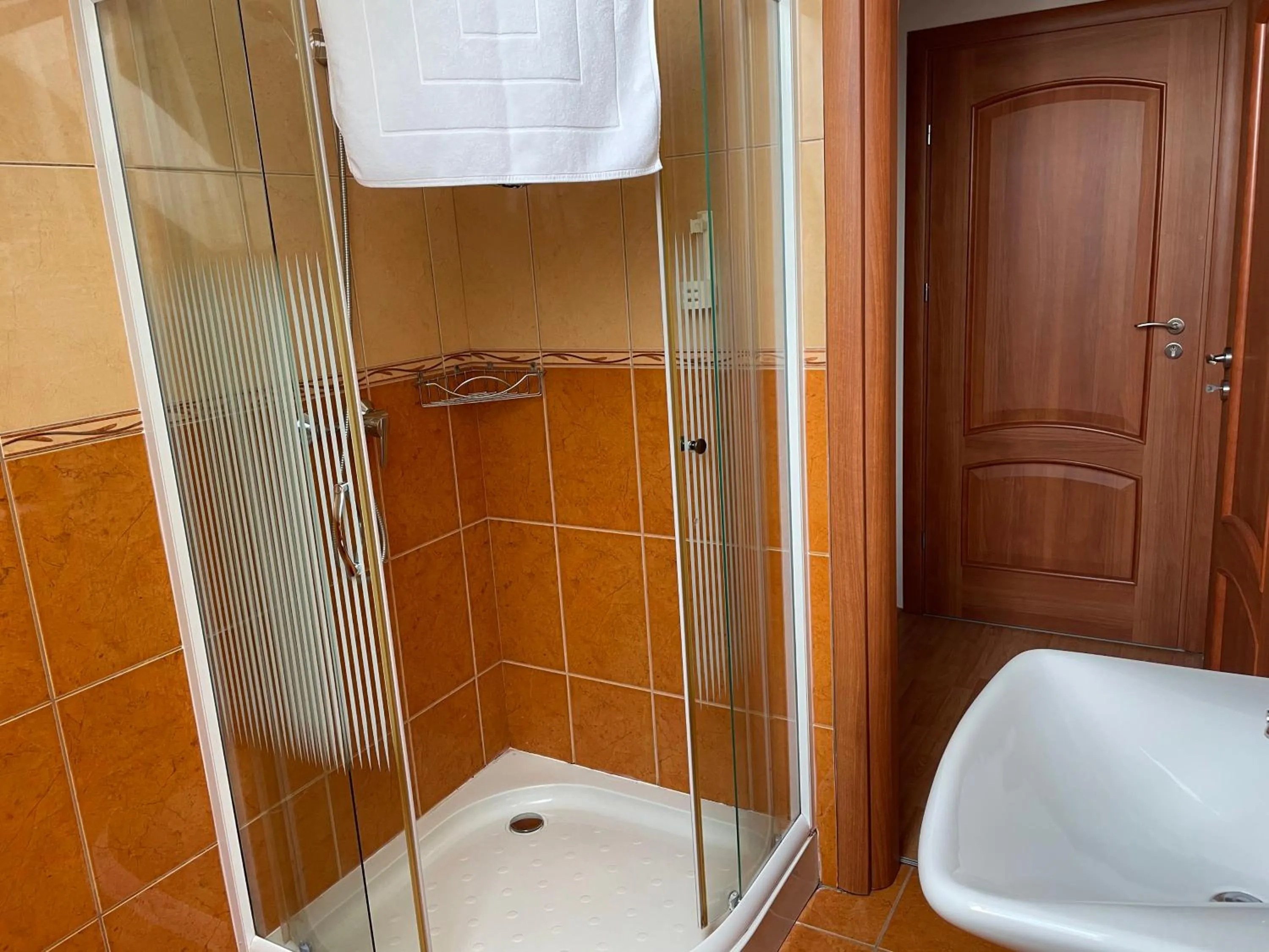 Bathroom in Mayer Pince Panzió