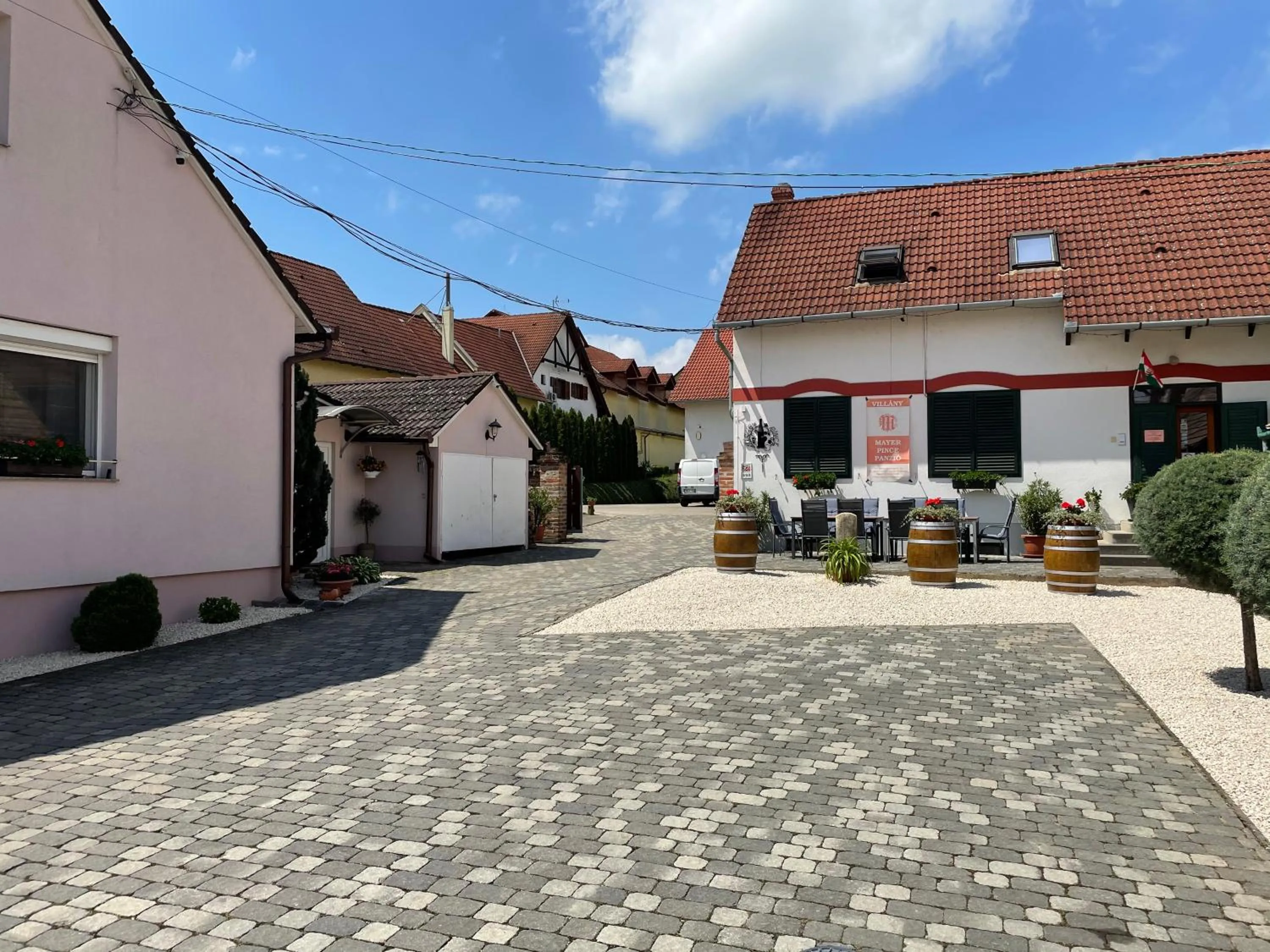 Property building in Mayer Pince Panzió