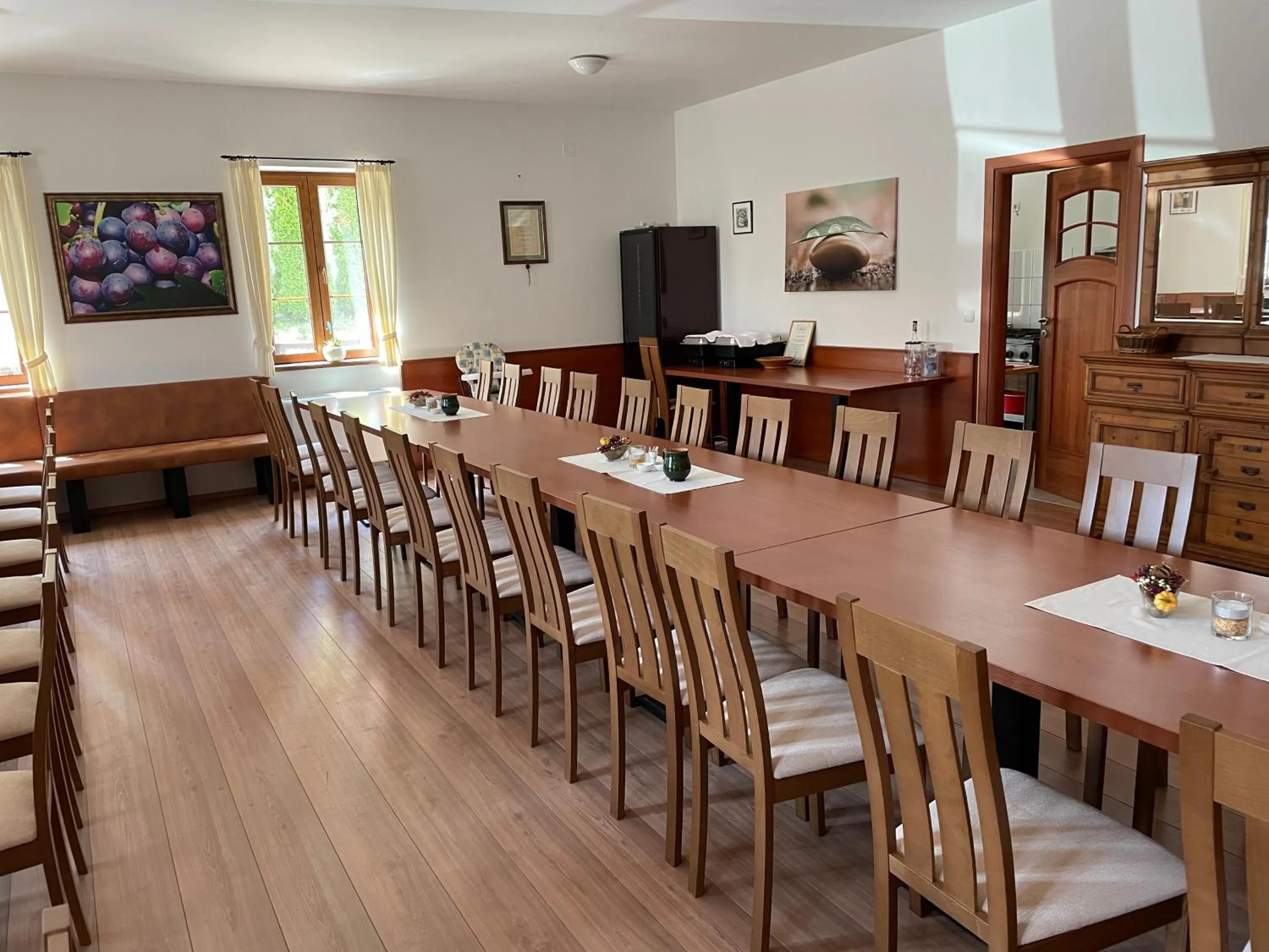 Restaurant/places to eat in Mayer Pince Panzió