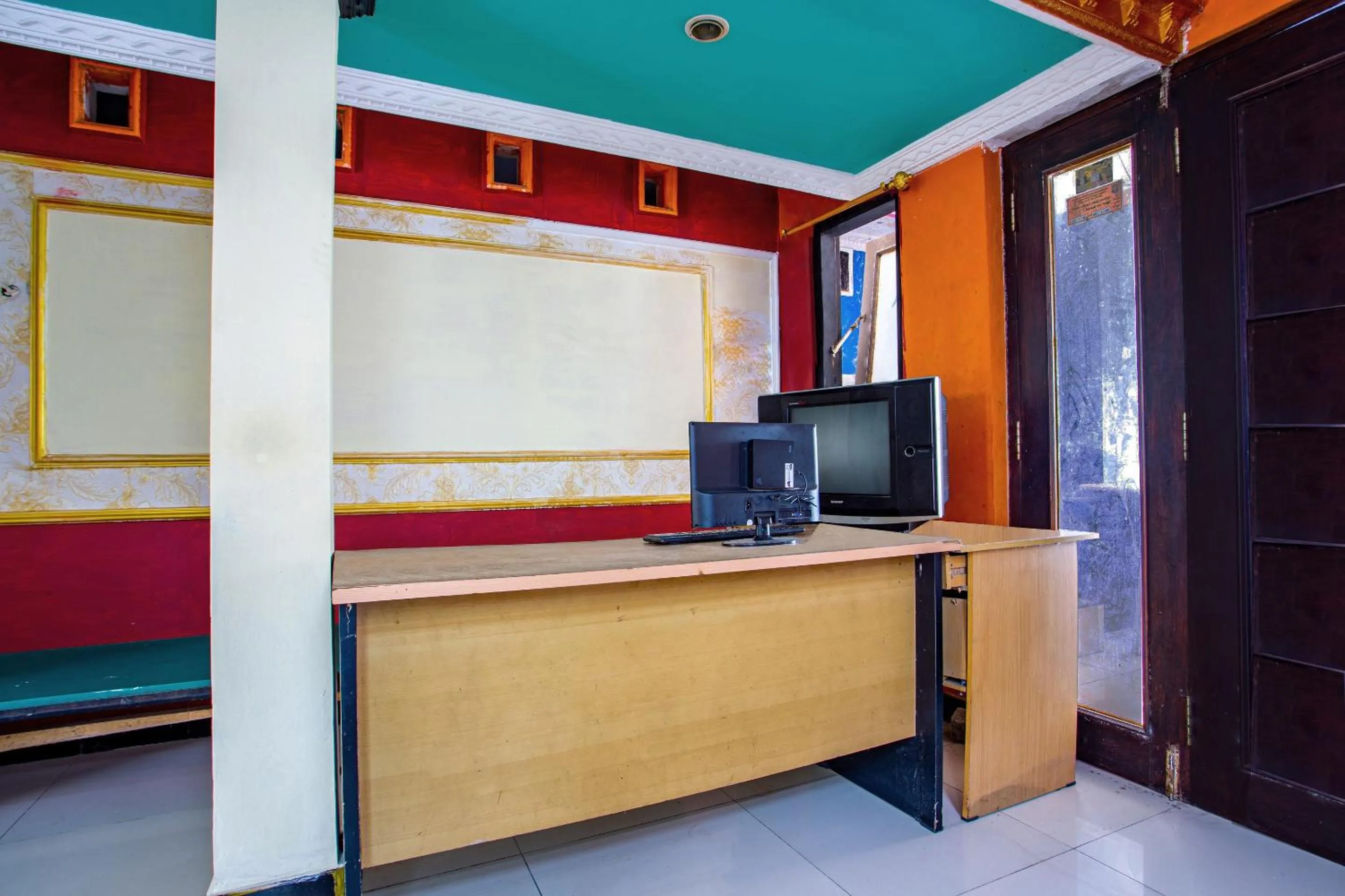 Lobby or reception in Hotel O Buana Jaya Guest House