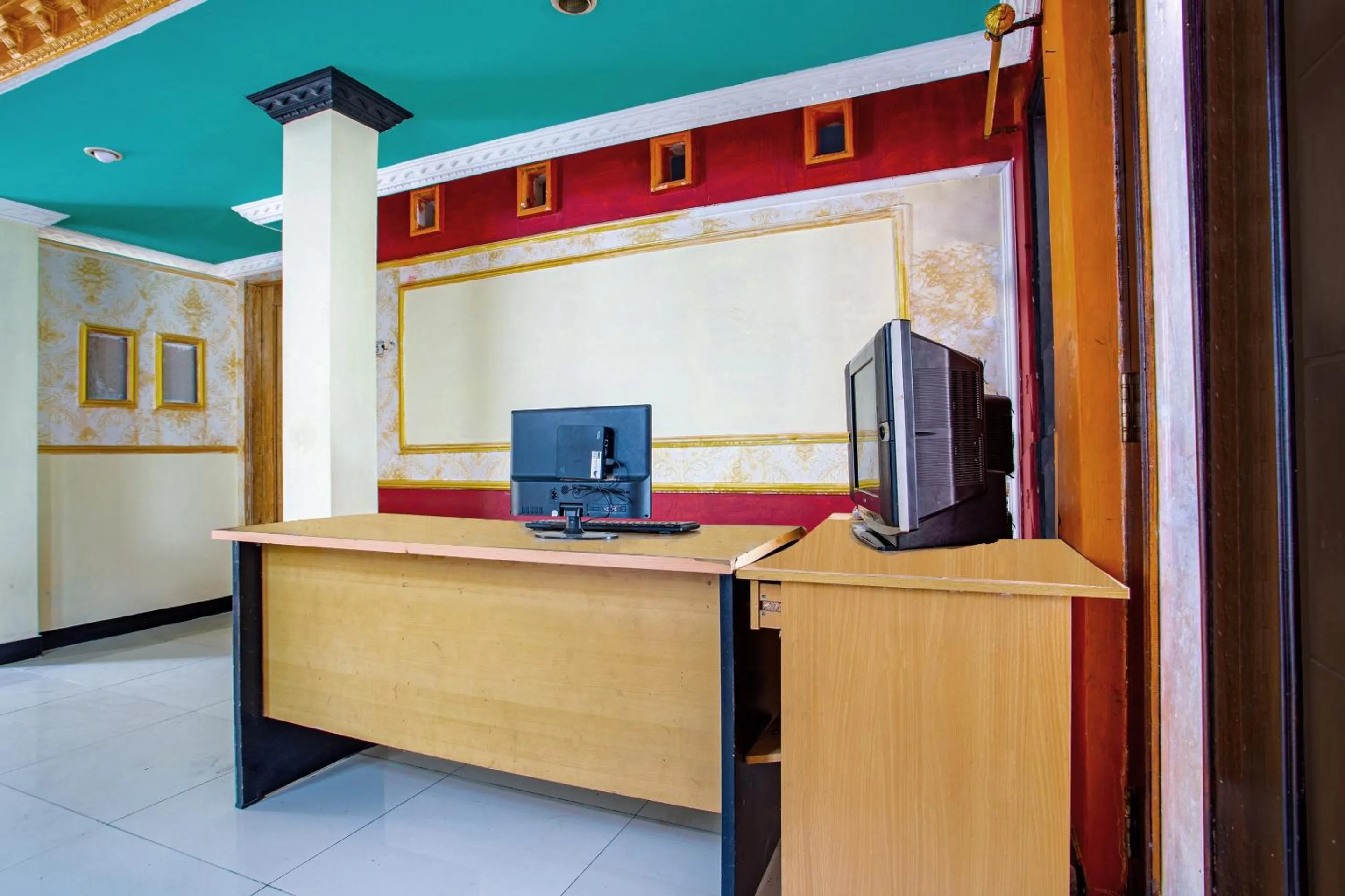 Lobby or reception in Hotel O Buana Jaya Guest House