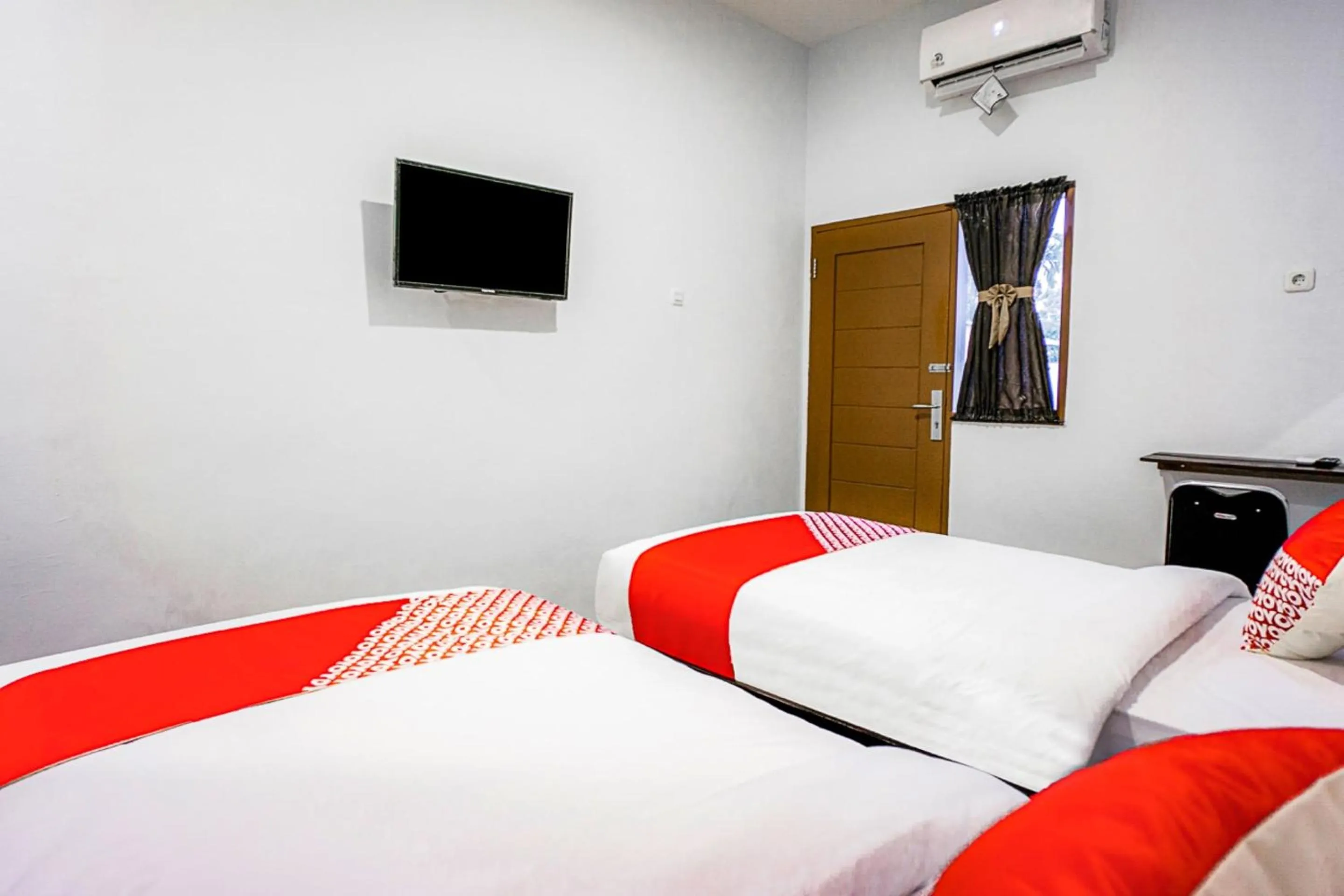 Bedroom, Bed in Hotel O Citra Anggrek