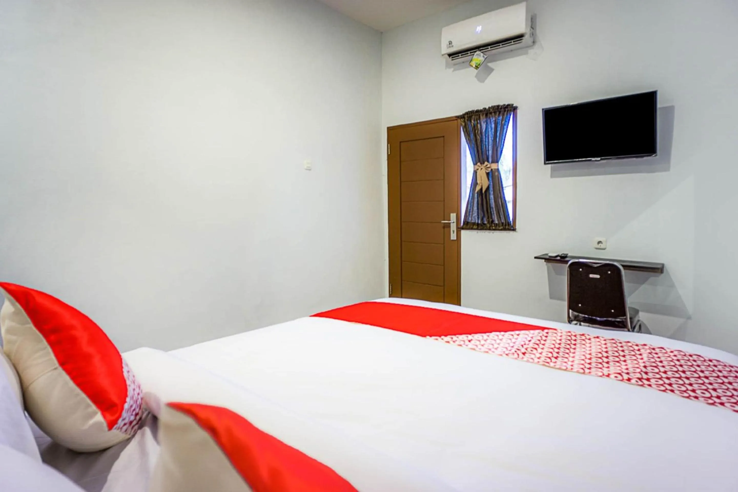 Bedroom, Bed in Hotel O Citra Anggrek