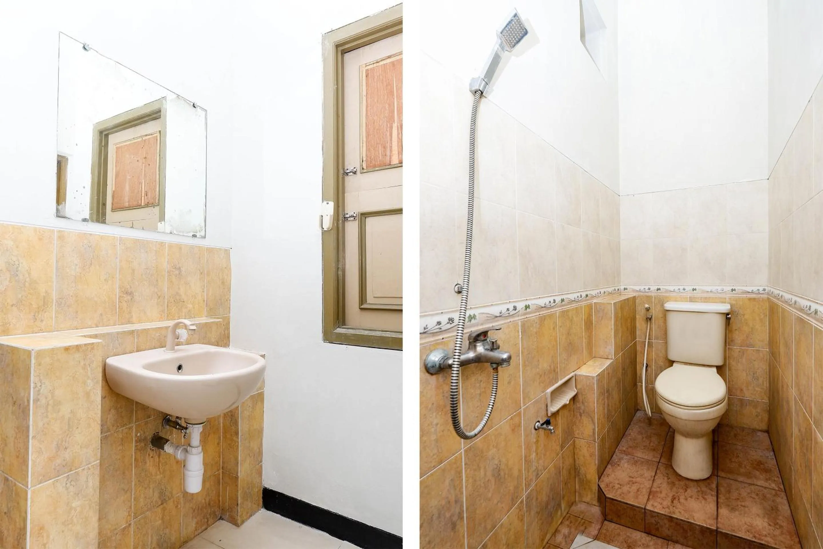 Bathroom in Super OYO 2436 Hotel Kencana