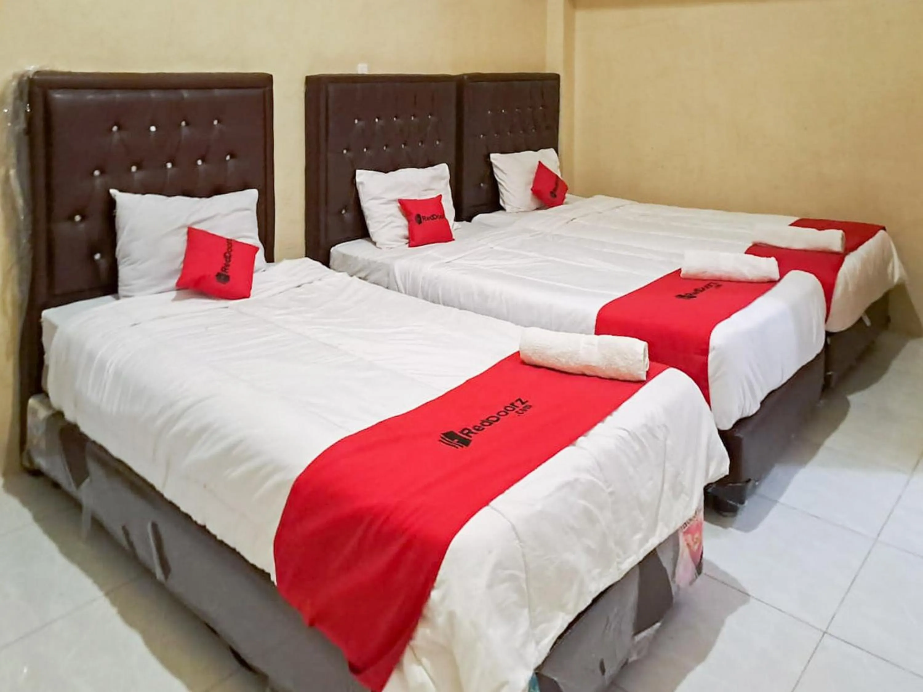 Bed in RedDoorz Syariah At Harley Hotel Sabang