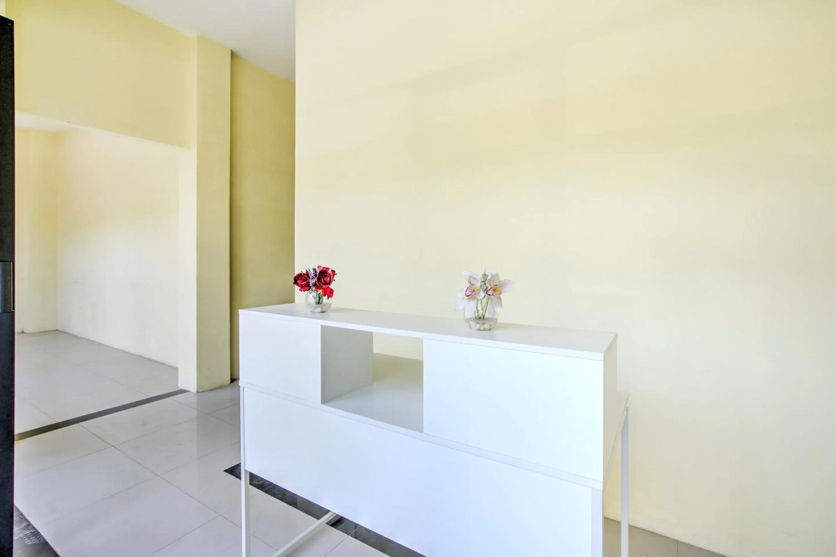 Lobby or reception in Hotel O Tebel 19