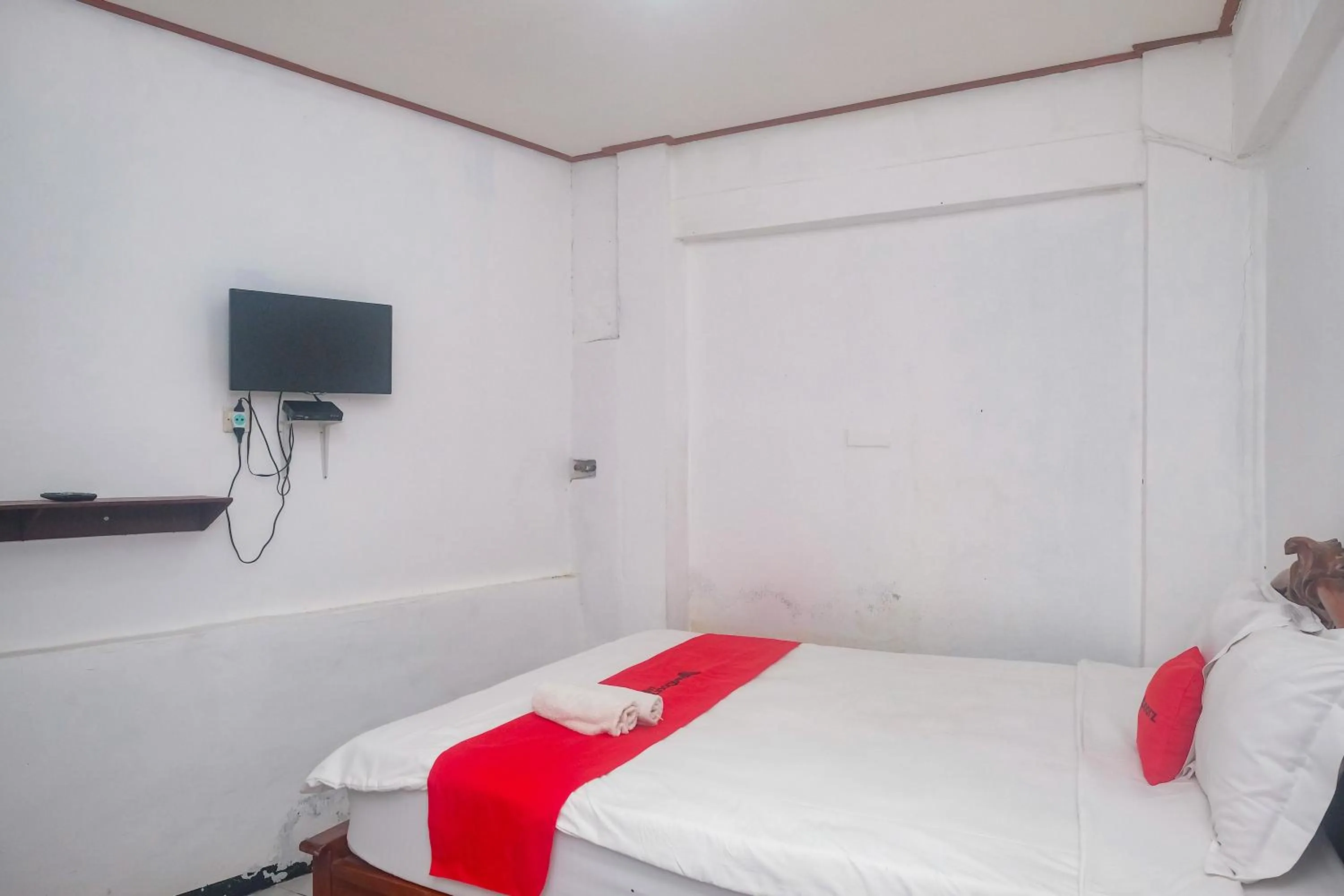 Bedroom, Bed in RedDoorz at Mayang Garini 2 Borobudur