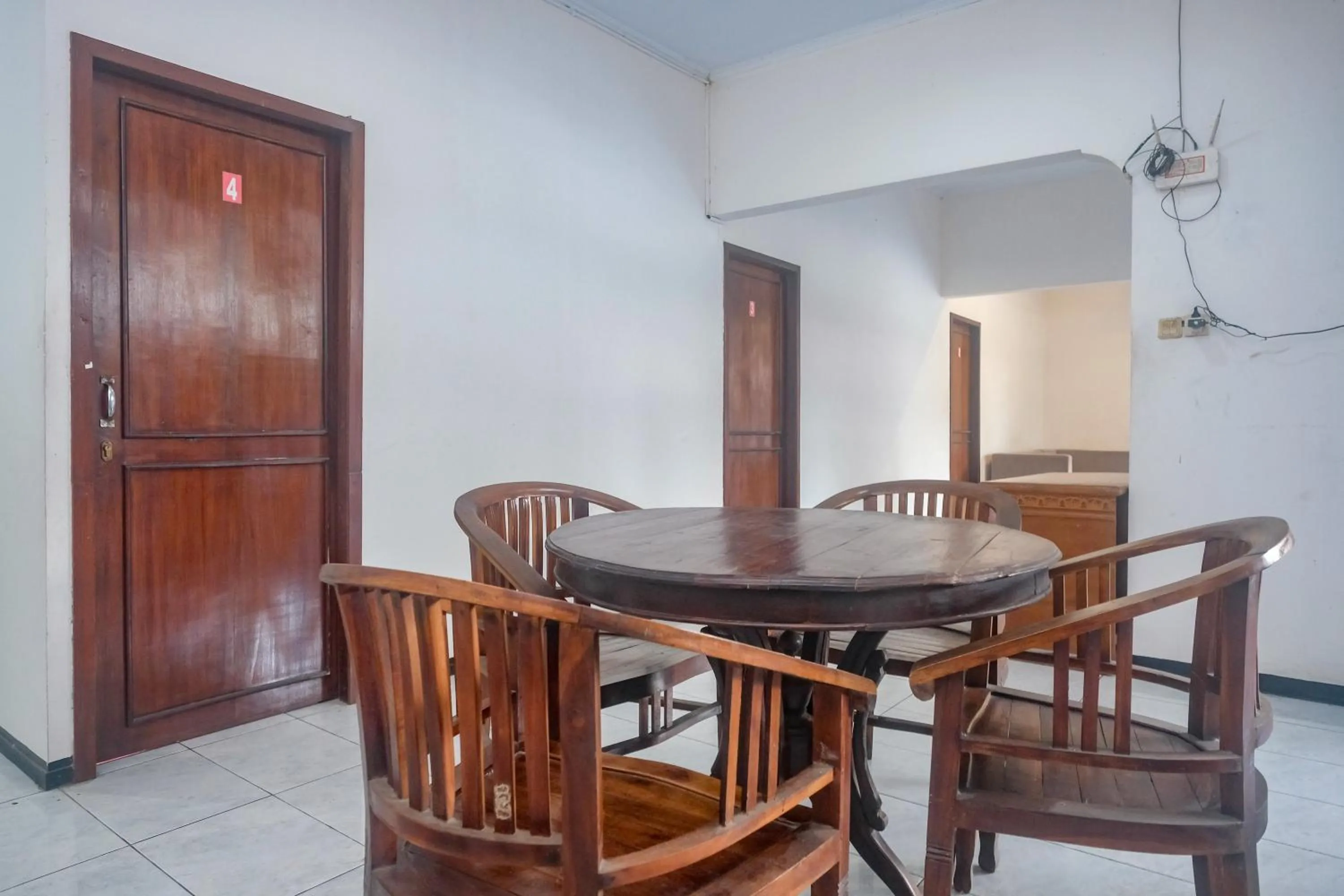 Seating area in RedDoorz at Mayang Garini 2 Borobudur