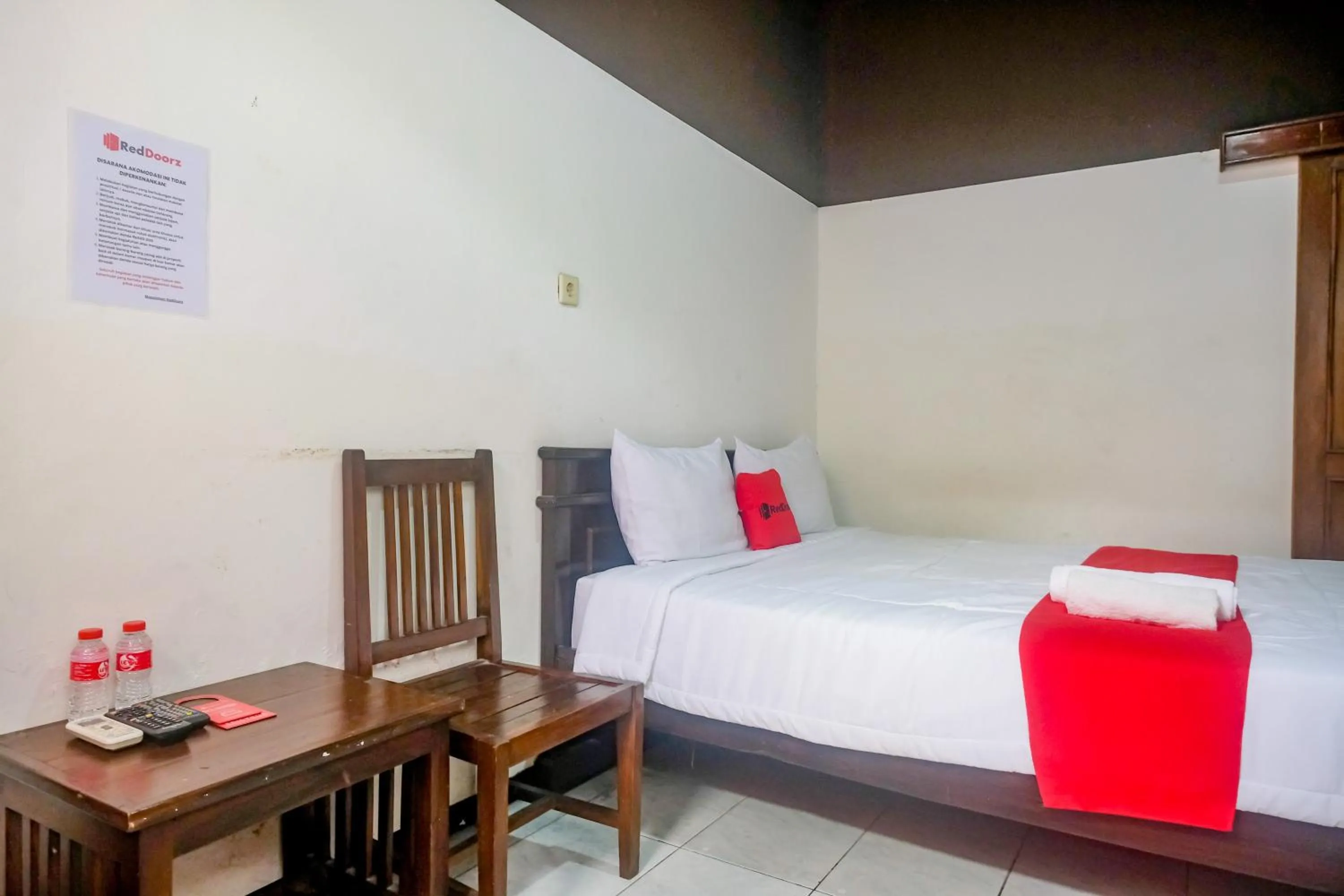 Bedroom, Bed in RedDoorz at Mayang Garini 2 Borobudur