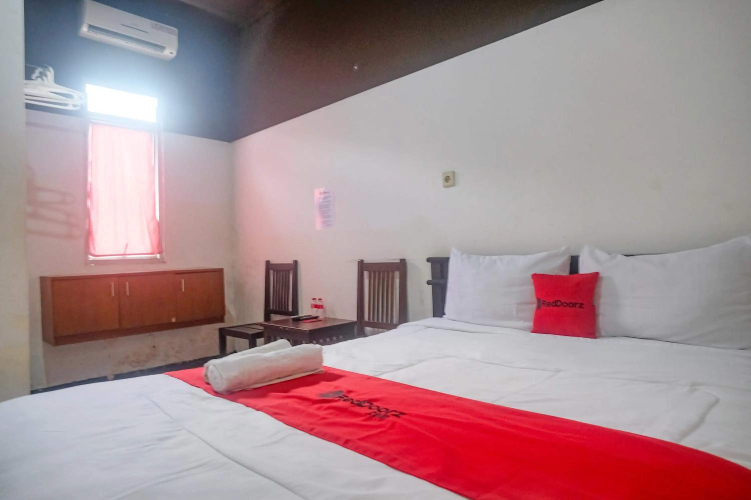 Bedroom, Bed in RedDoorz at Mayang Garini 2 Borobudur