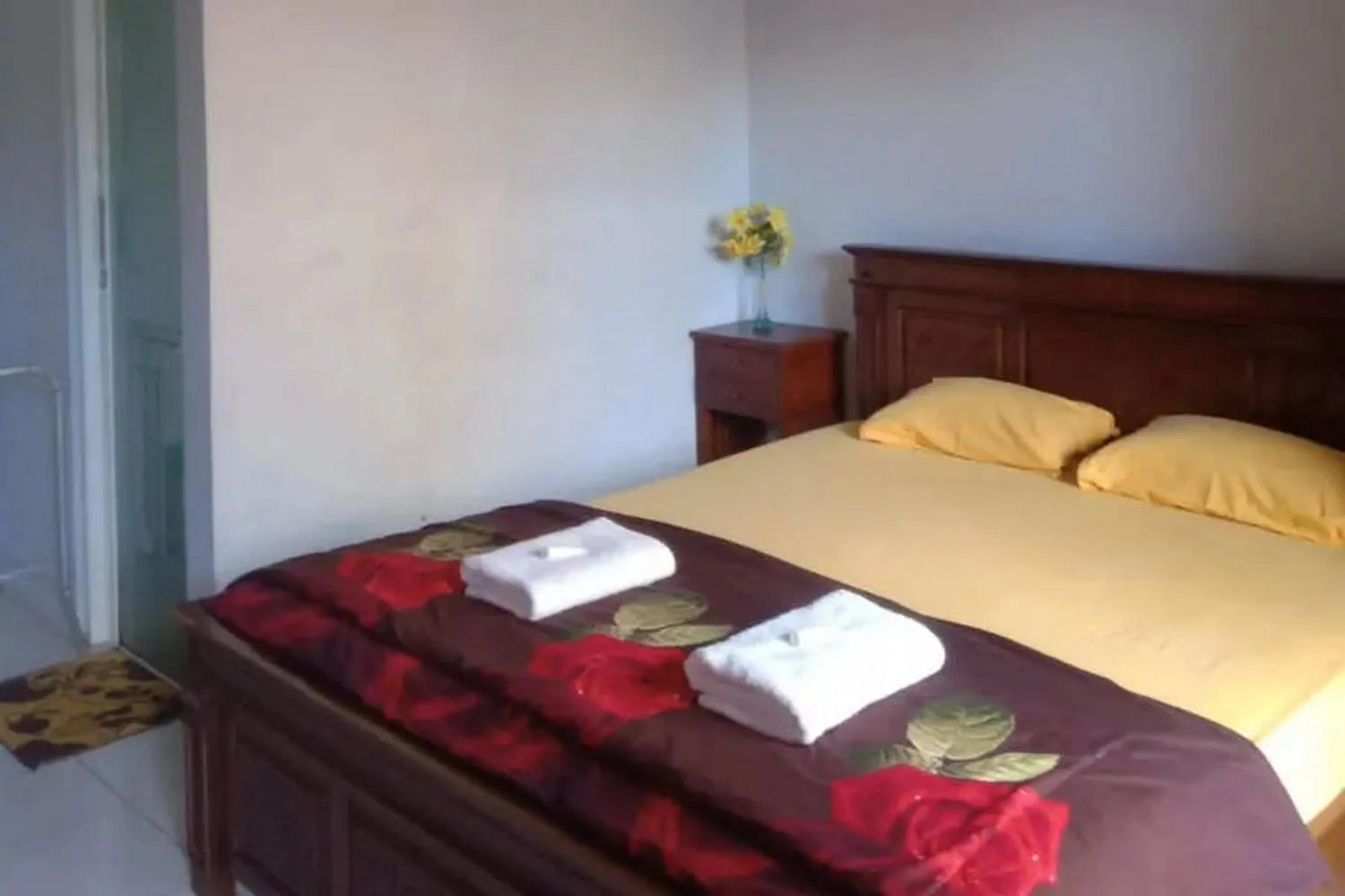 Bed in Puri Karimunjawa RedPartner