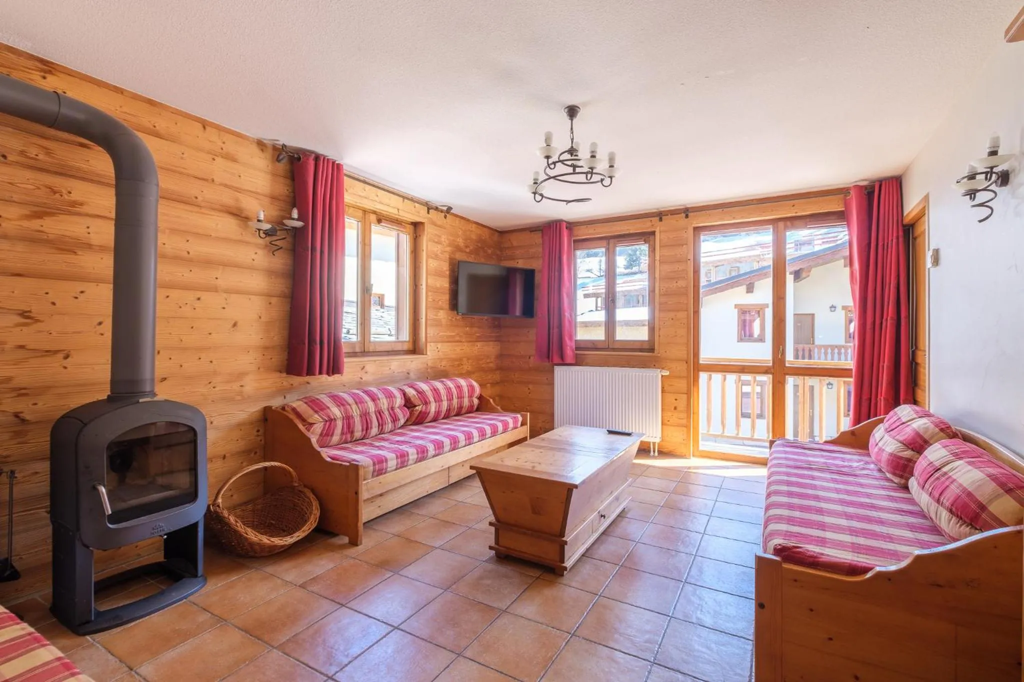 Living room, Bed in Résidence Les Balcons de Val Cenis Village