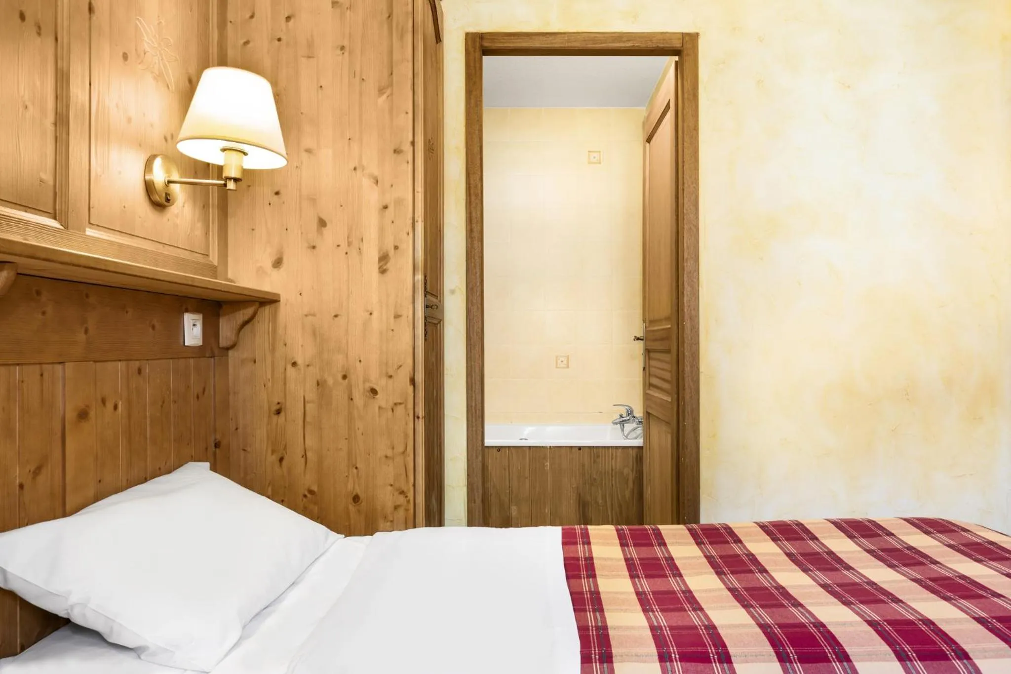 Bed in Résidence Les Balcons de Val Cenis Village