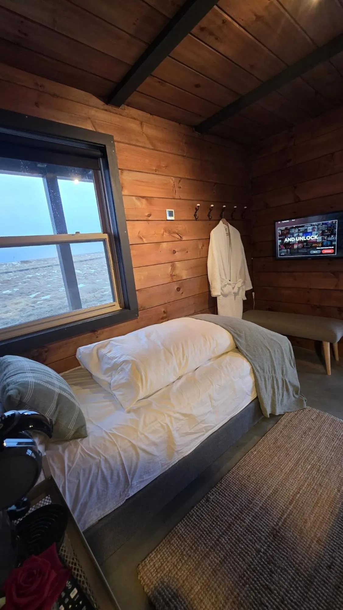 Bedroom, Bed in Riverfront Lodge Hella