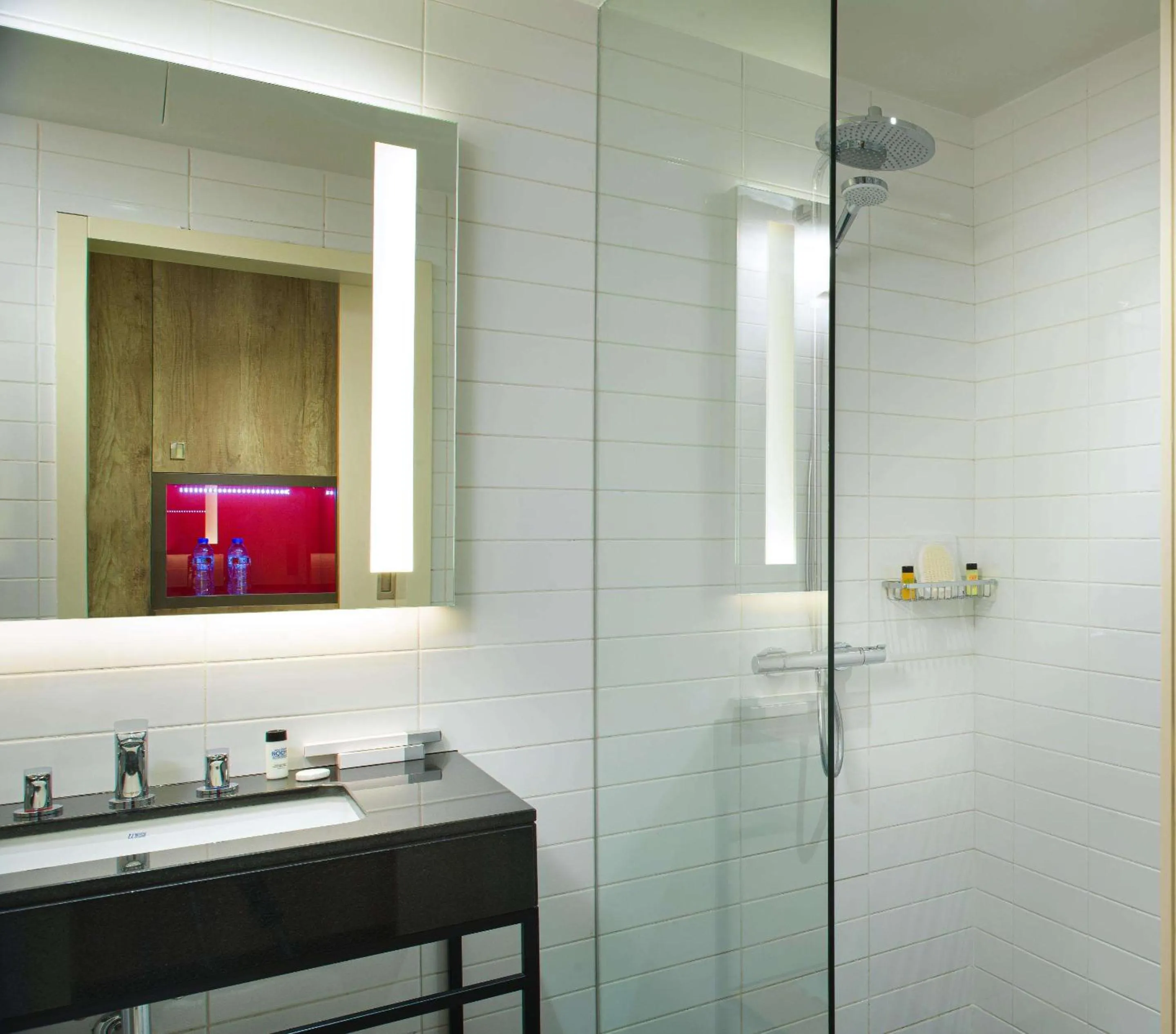 Shower in IntercityHotel Nizwa