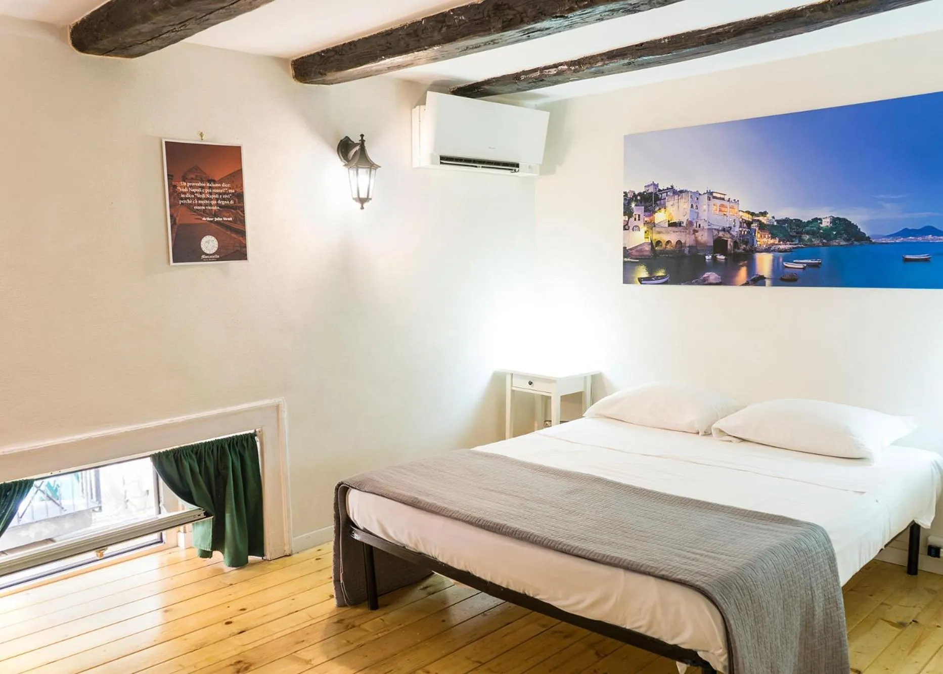 Bedroom, Bed in Monaciello