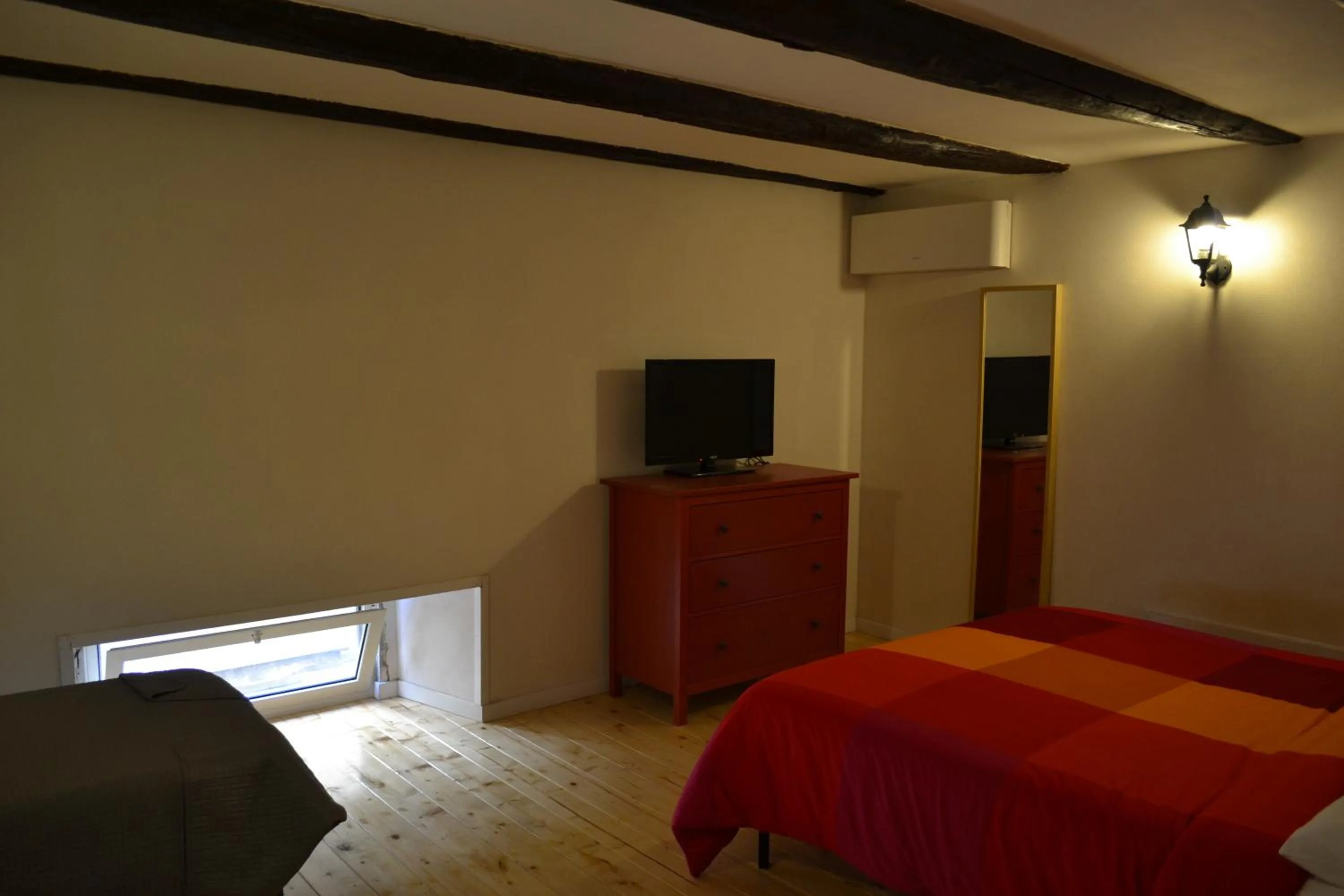 Bedroom, Bed in Monaciello