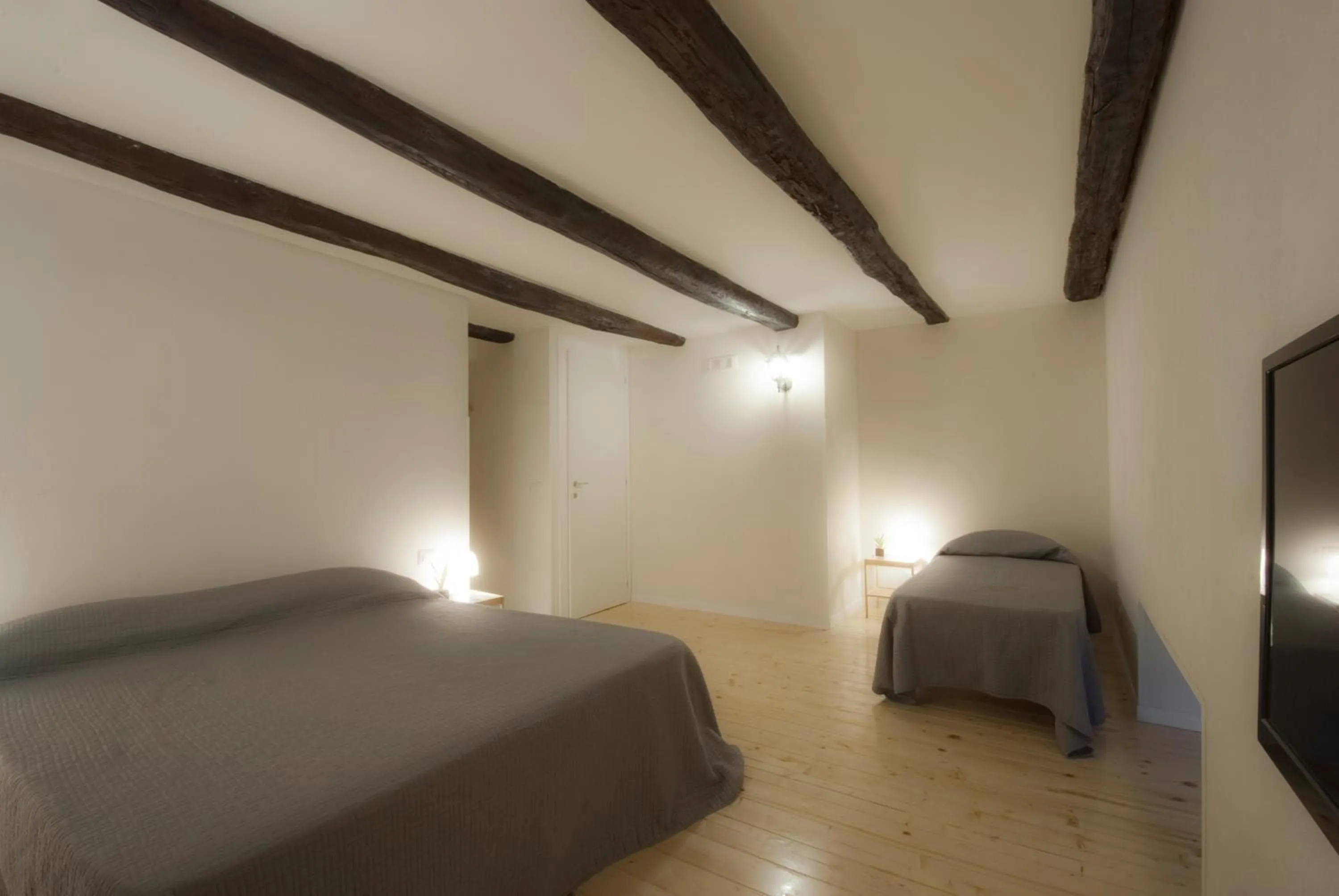 Bedroom, Bed in Monaciello