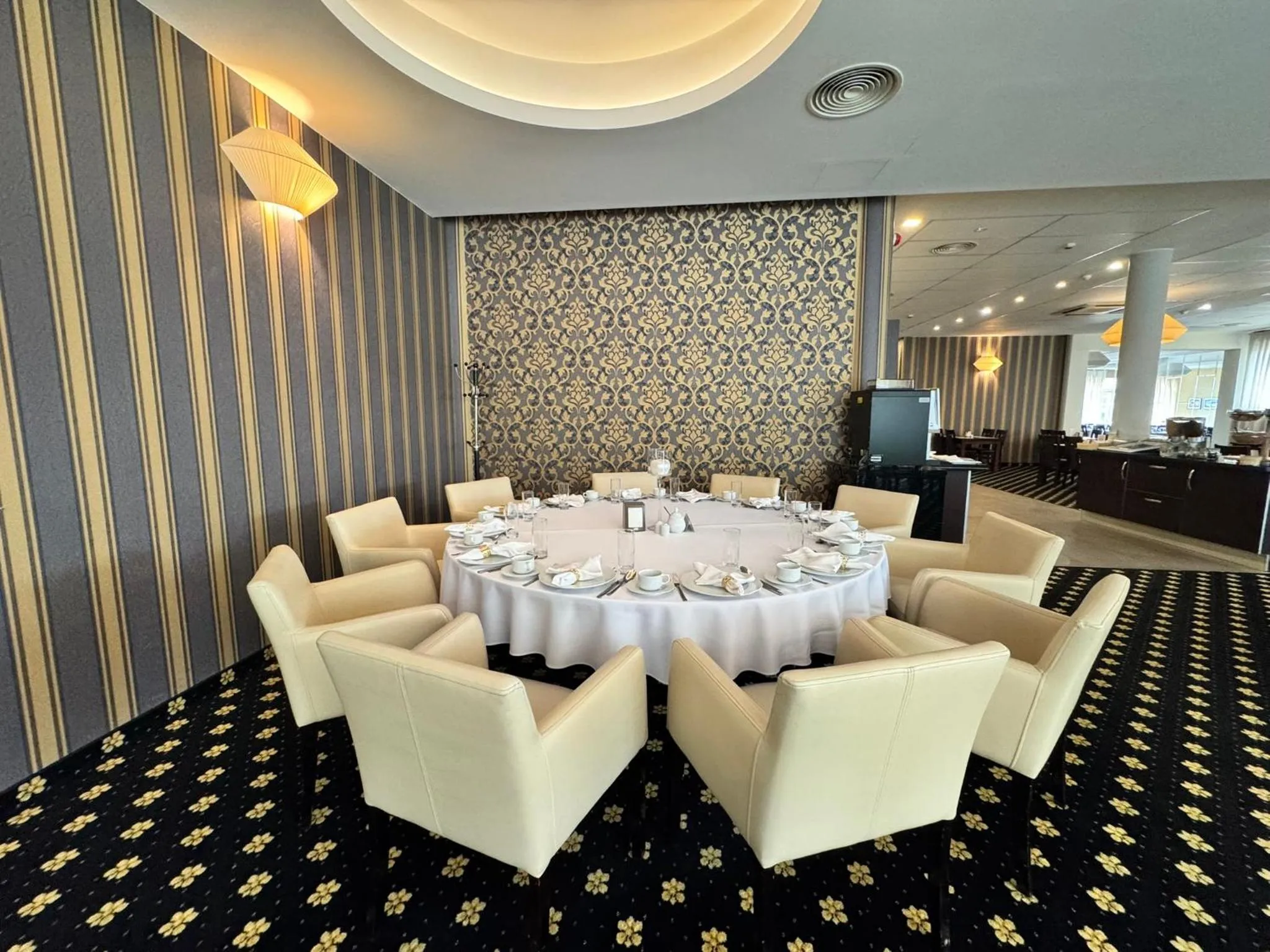 Restaurant/places to eat in Hotel Business Faltom Gdynia