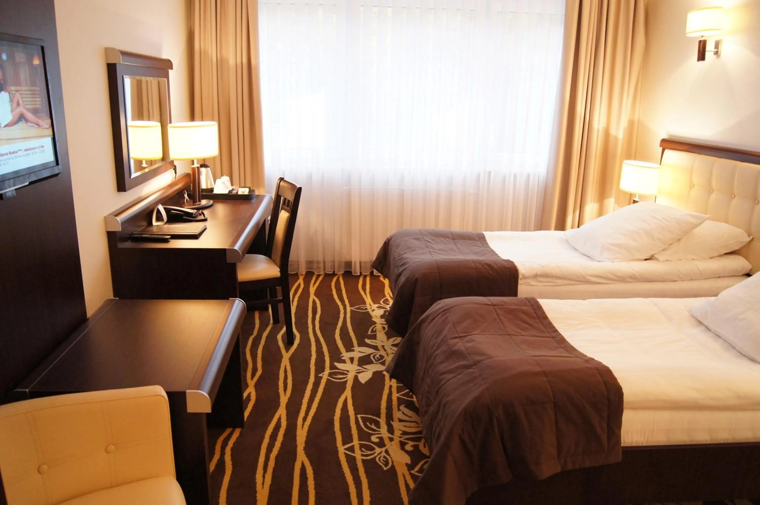 Property building, Bed in Hotel Business Faltom Gdynia