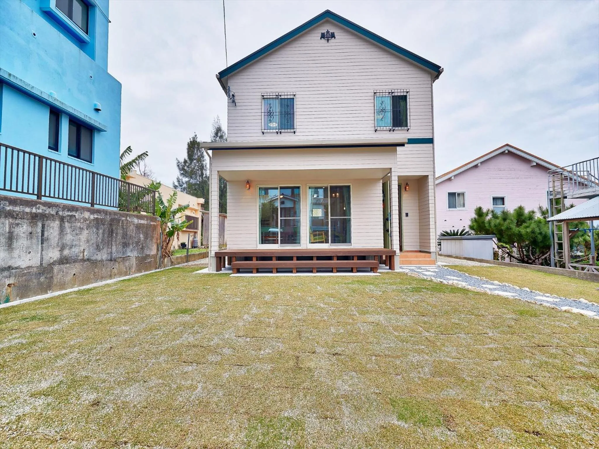 Facade/entrance in Private Villa Espacio Onna