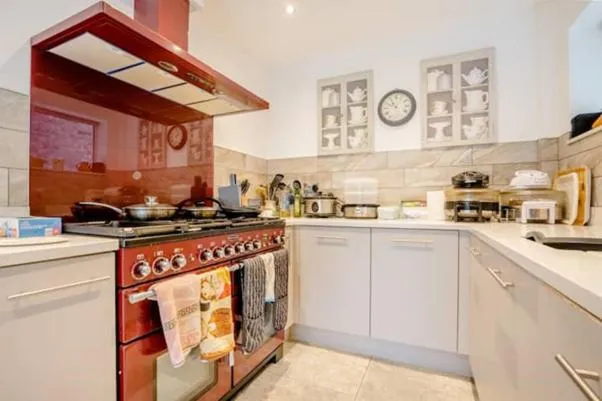 Kitchen or kitchenette in Steve's Place