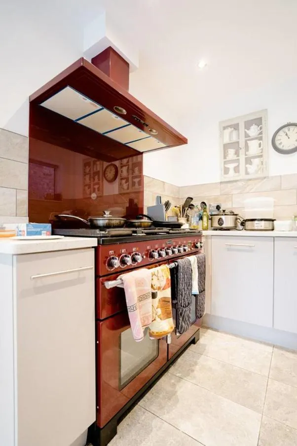 Kitchen or kitchenette in Steve's Place