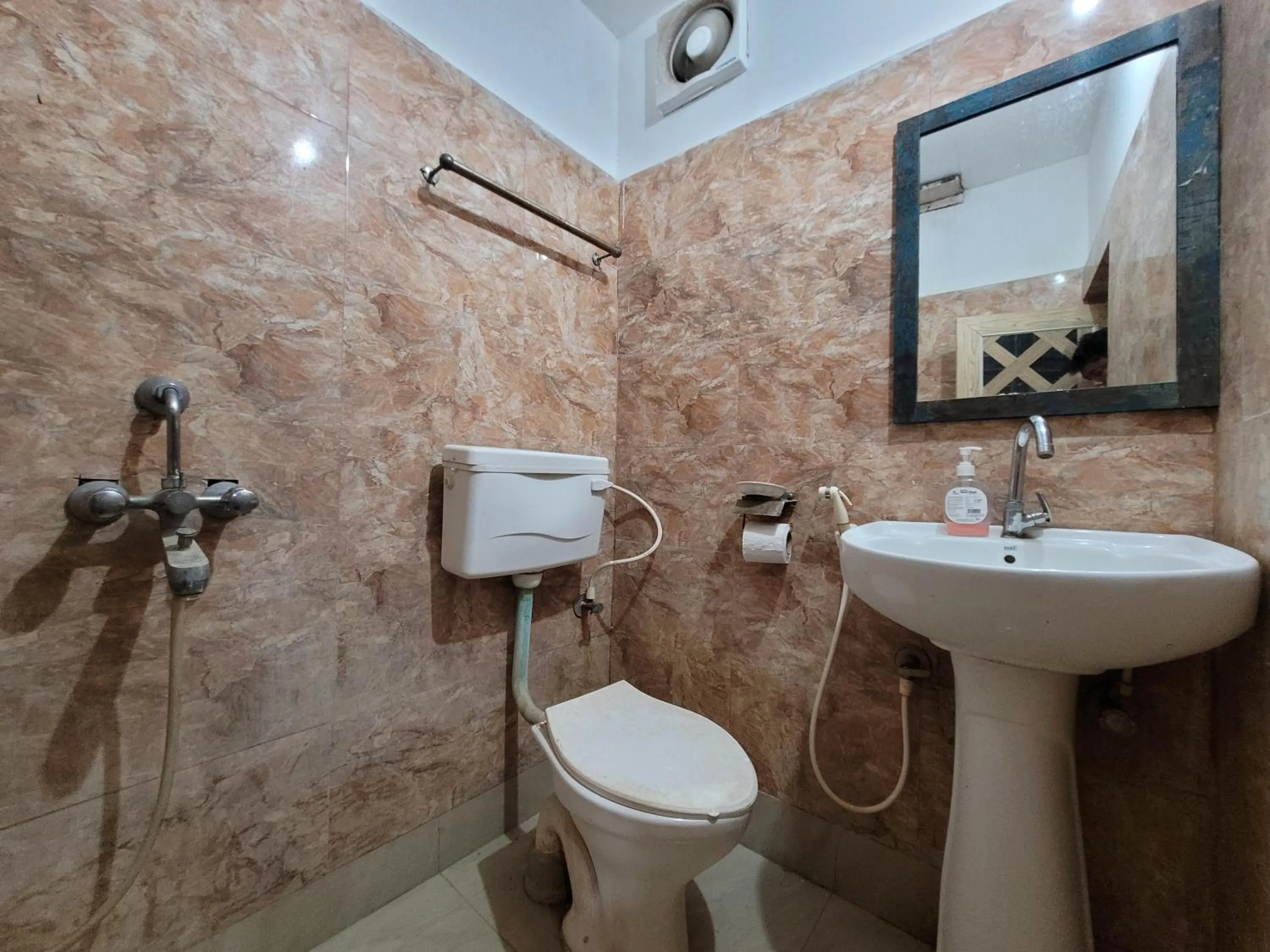 Bathroom in Panchobon Art Resort