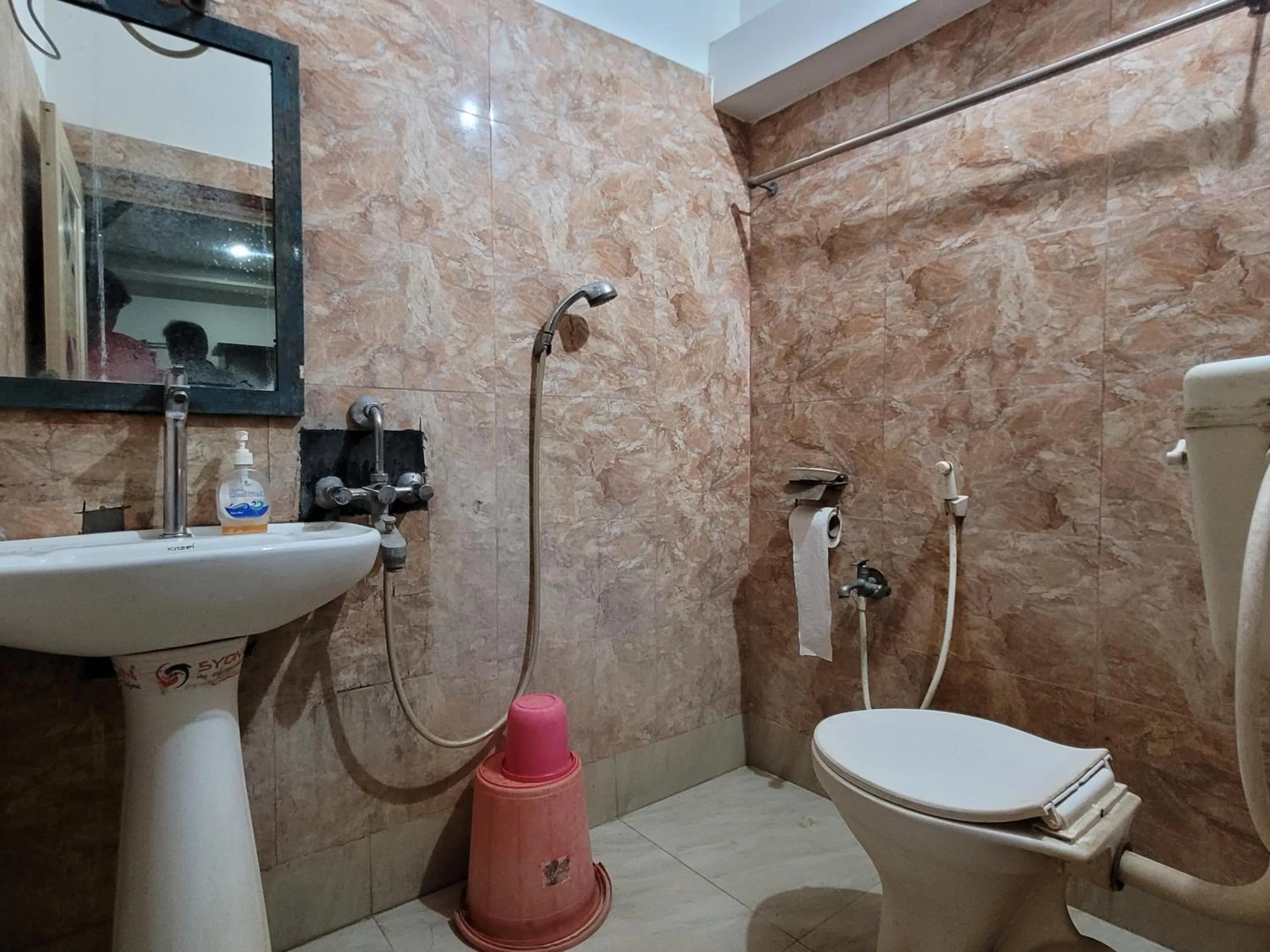 Toilet in Panchobon Art Resort