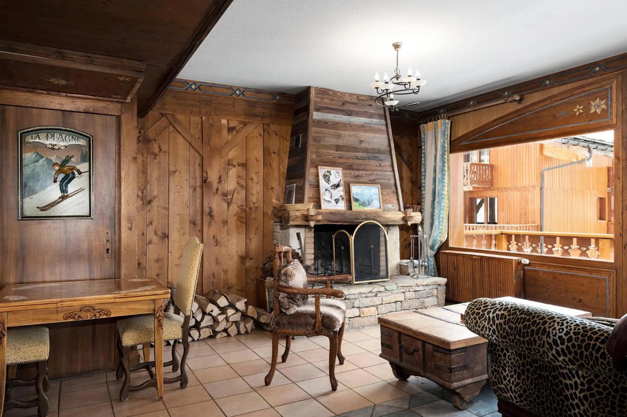 Lounge or bar in Hôtel Les Balcons Village