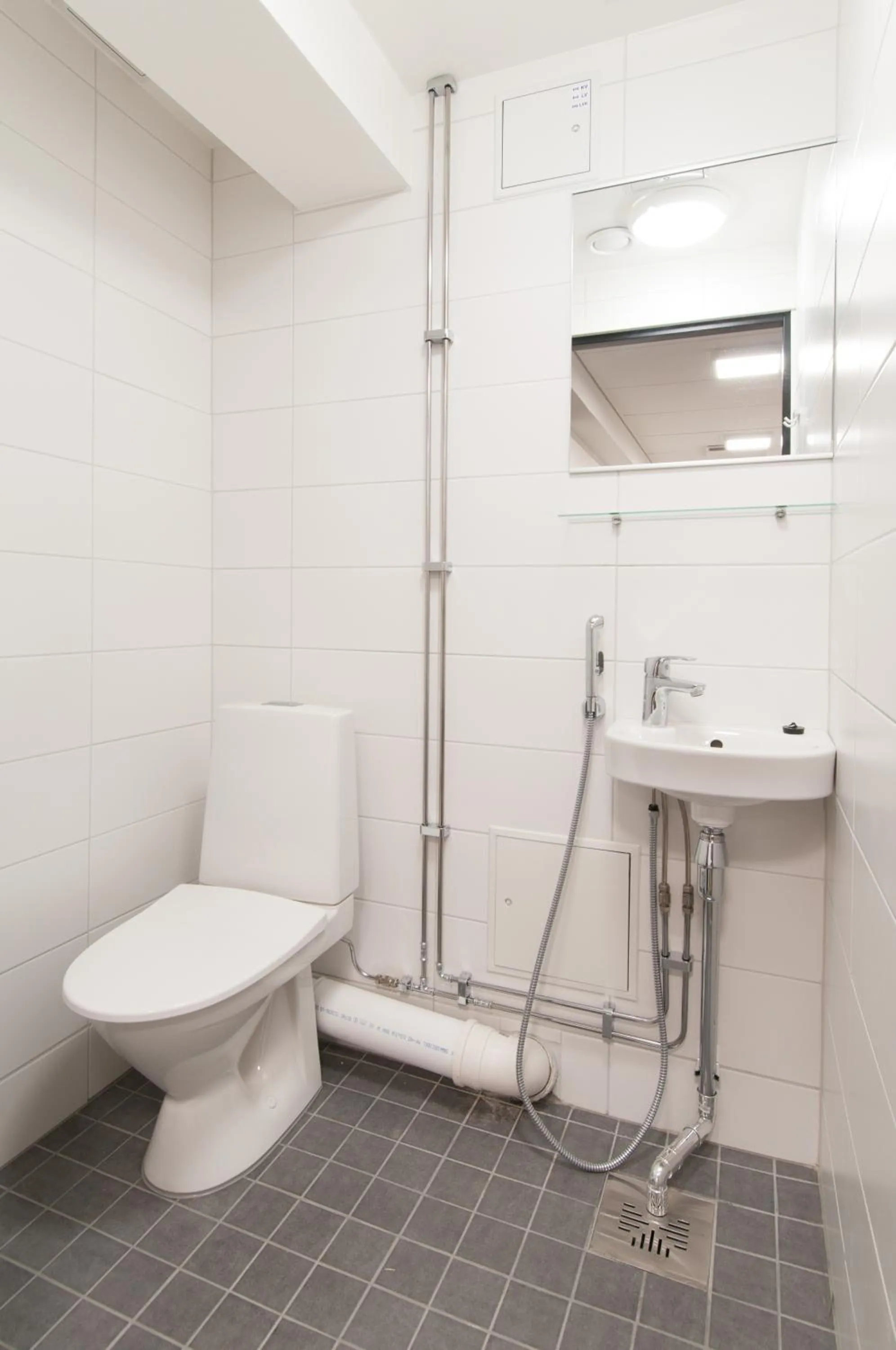 Toilet in Aikatalo Hostel Helsinki