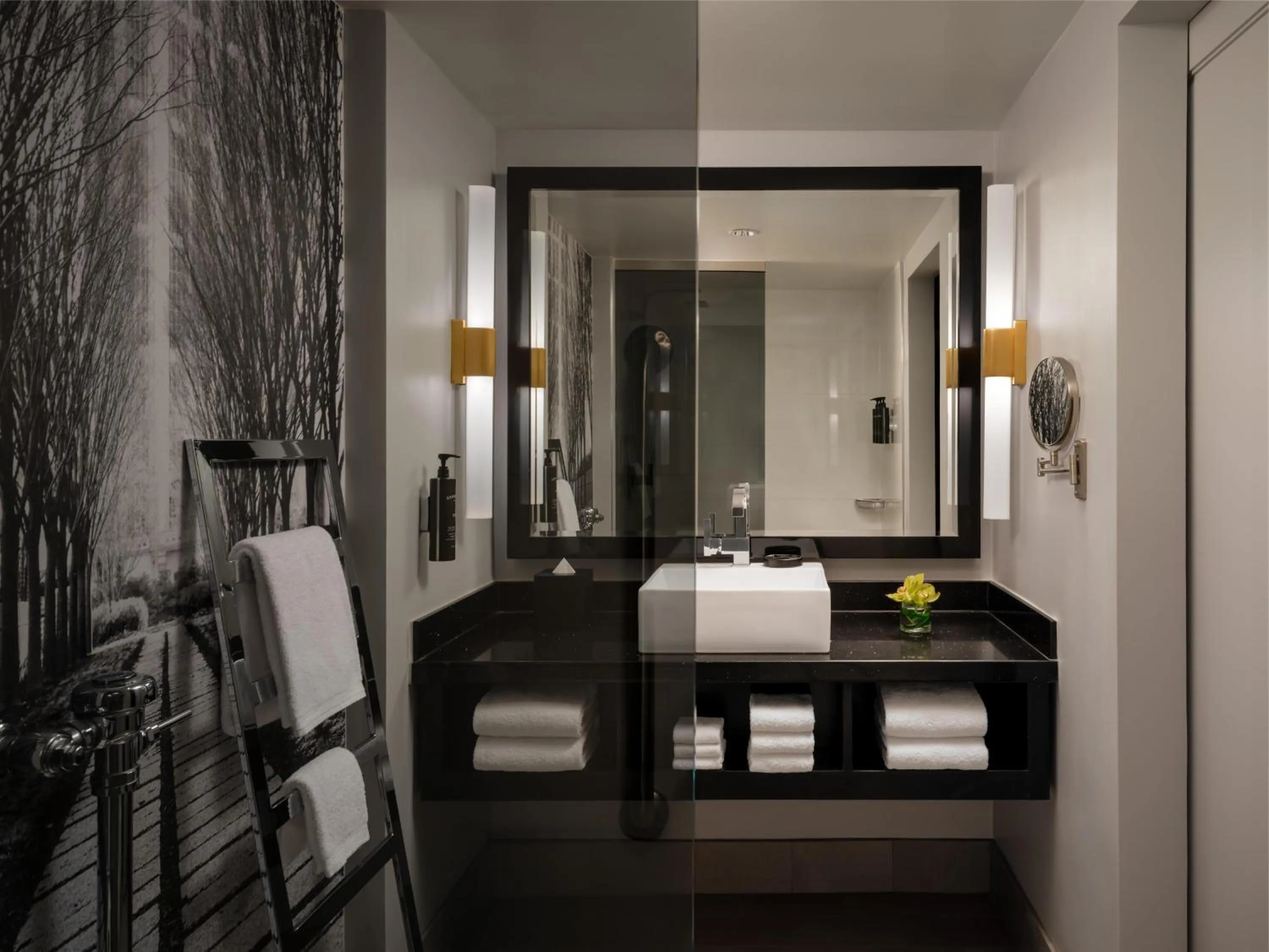 Bathroom, Bed in The Starling Atlanta Midtown, Curio Collection by Hilton