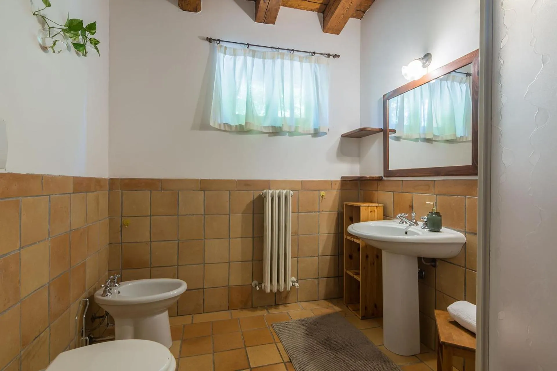 Toilet in Casa Rossa