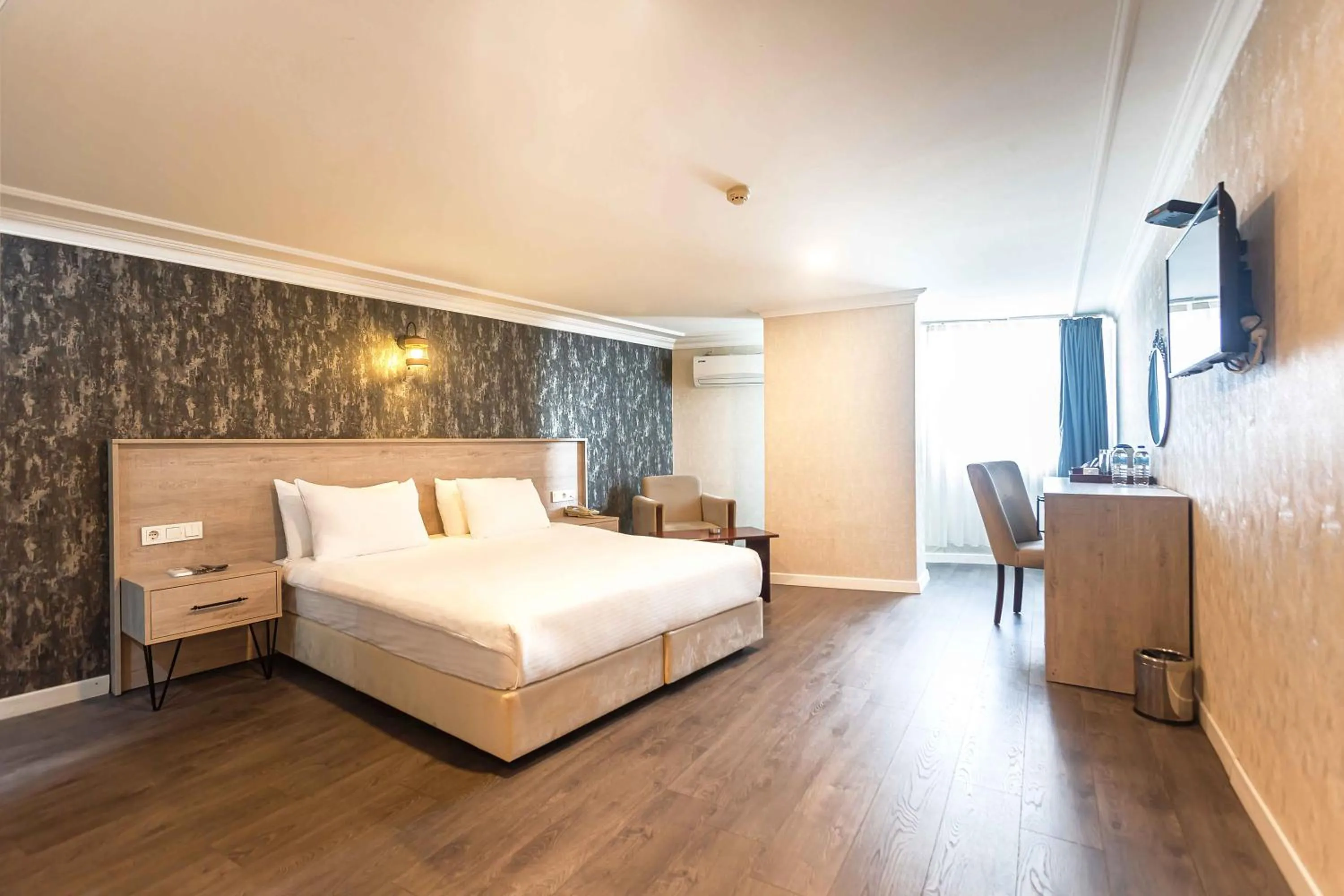 Photo of the whole room in Marina Park Hotel