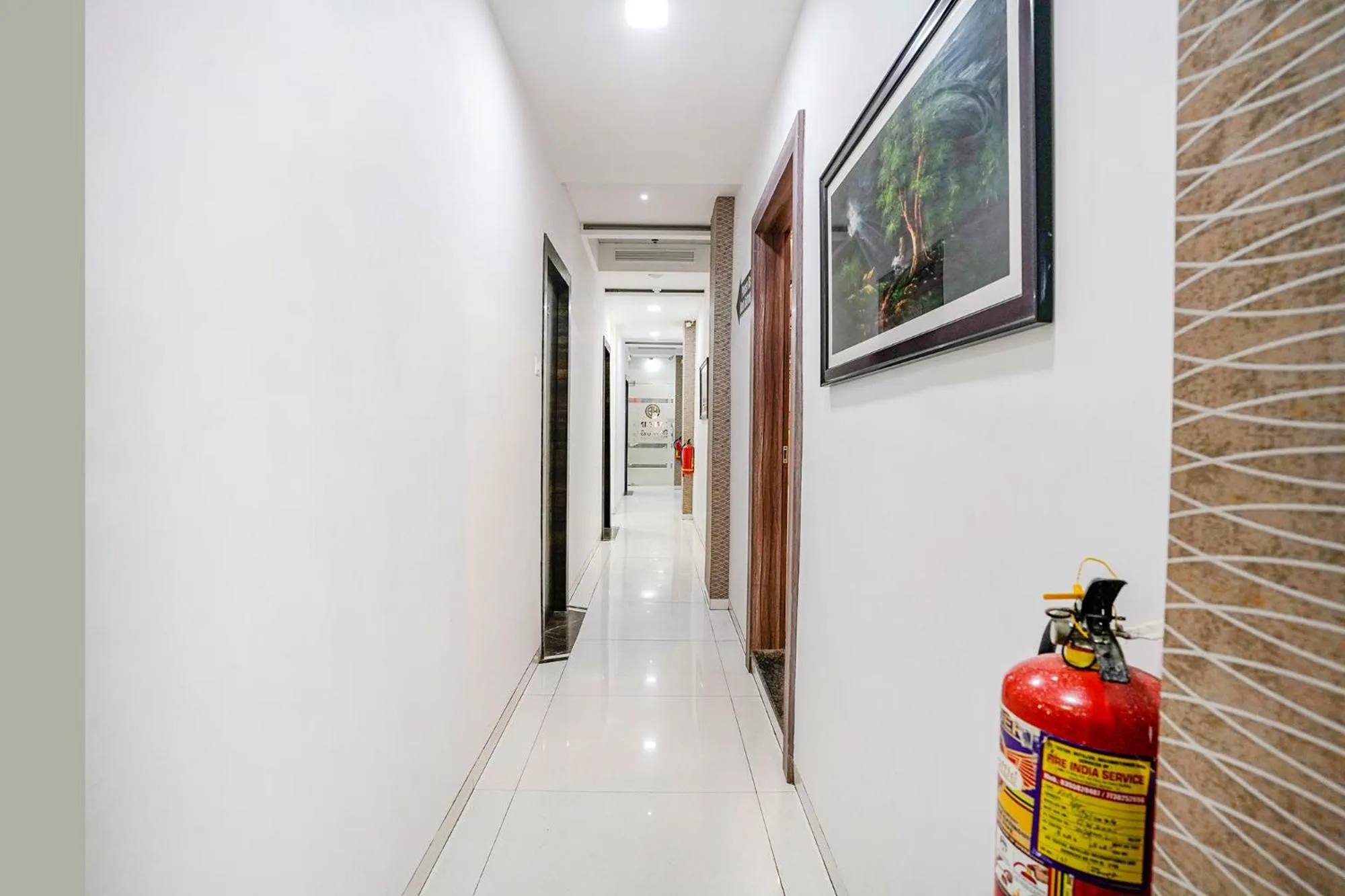 Lobby or reception in FabHotel Elvis Inn - Nr Mumbai International Airport