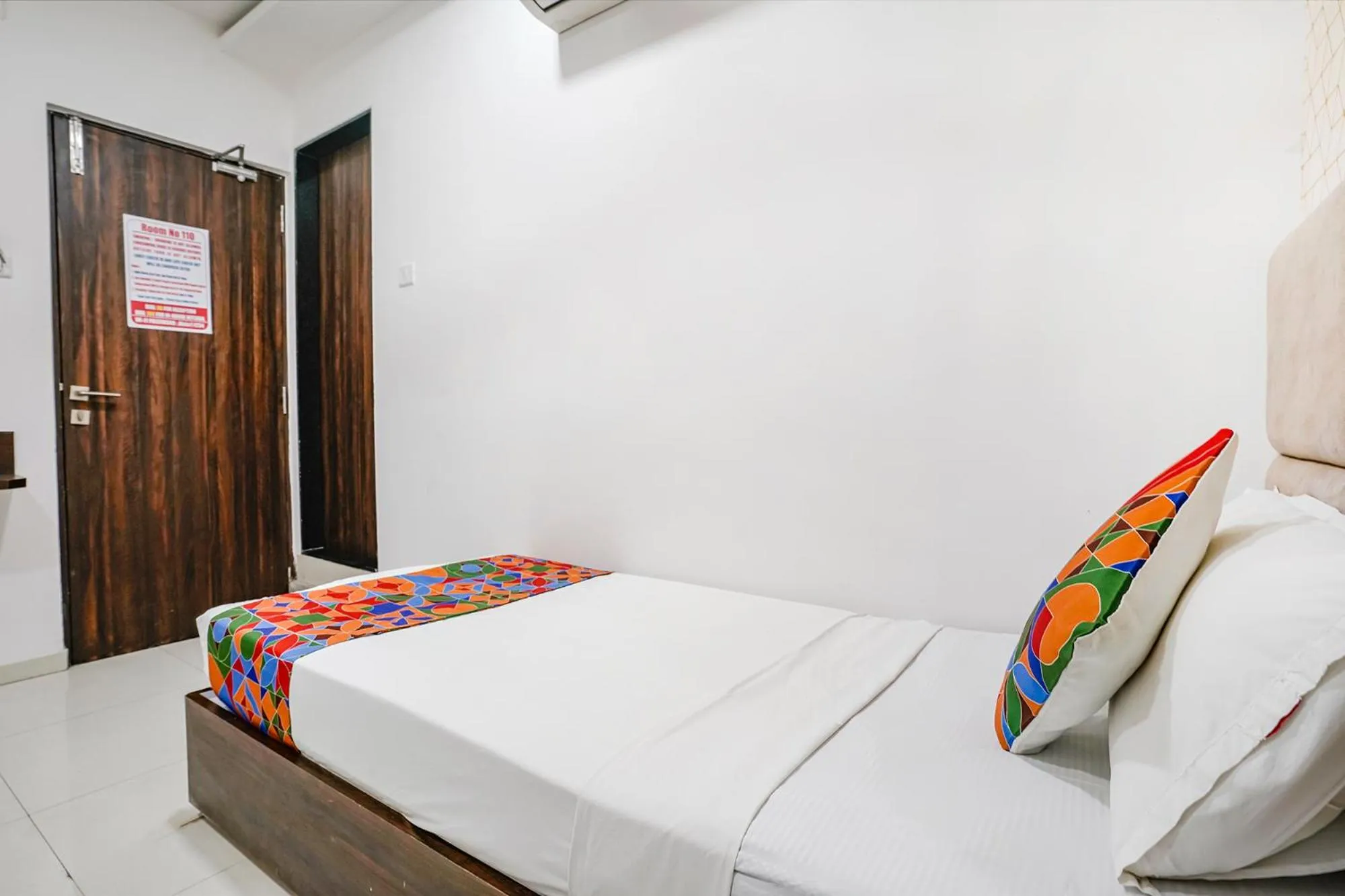 Bed in FabHotel Elvis Inn - Nr Mumbai International Airport