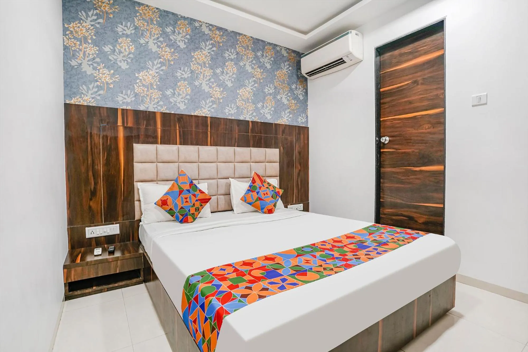 Bed in FabHotel Elvis Inn - Nr Mumbai International Airport